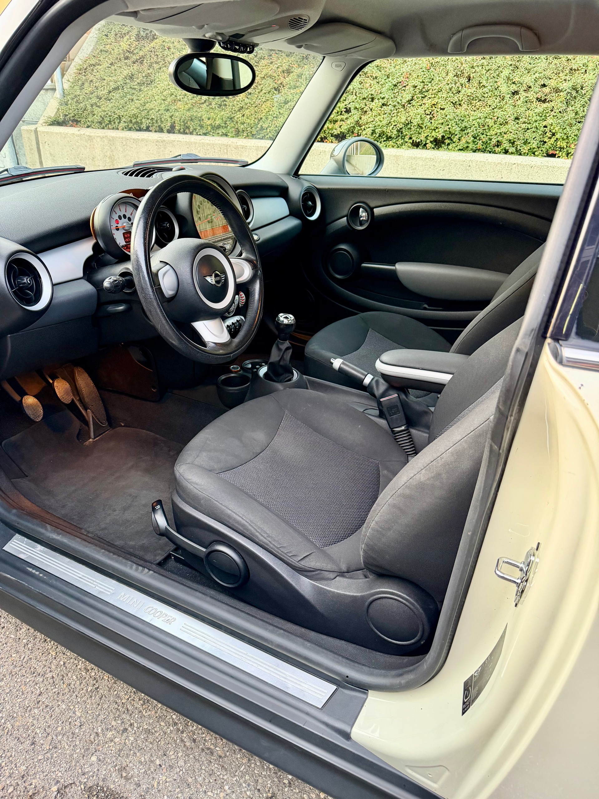 MINI Cooper-image-9