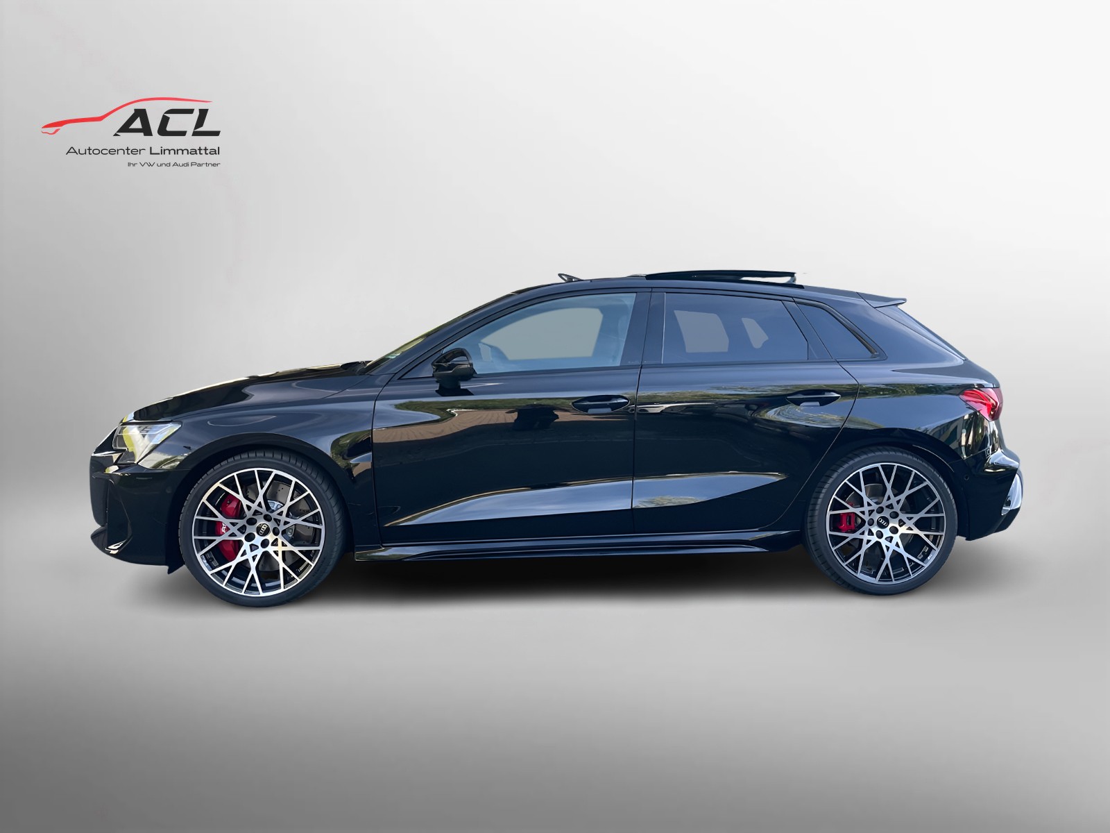 AUDI RS3 Sportback 2.5 TSI quattro S-tronic-image-2