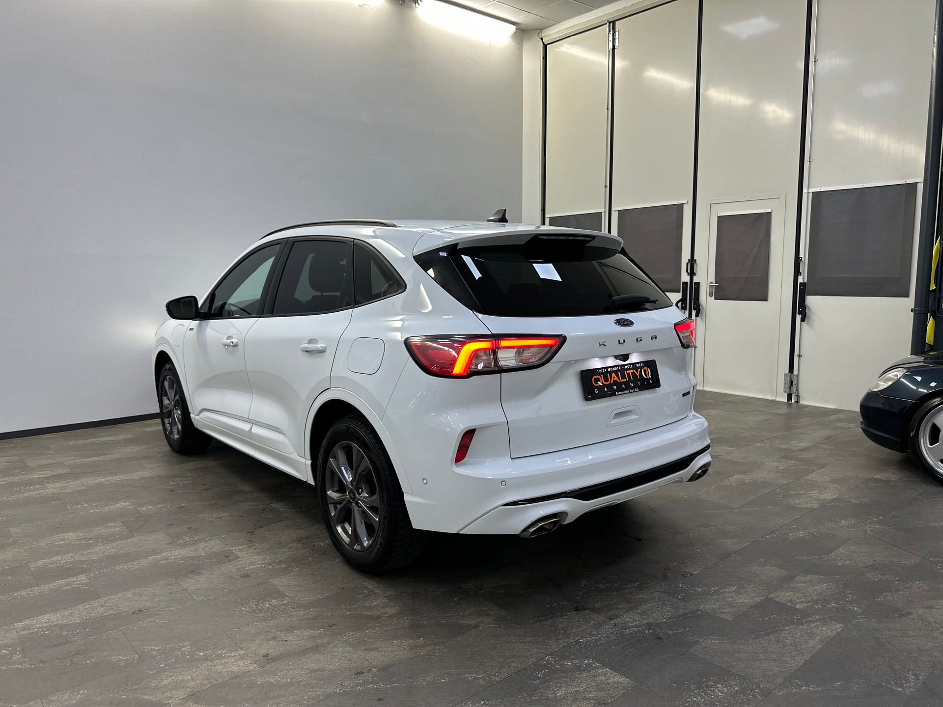FORD Kuga 2.5 PHEV ST-Line 2WD-image-8