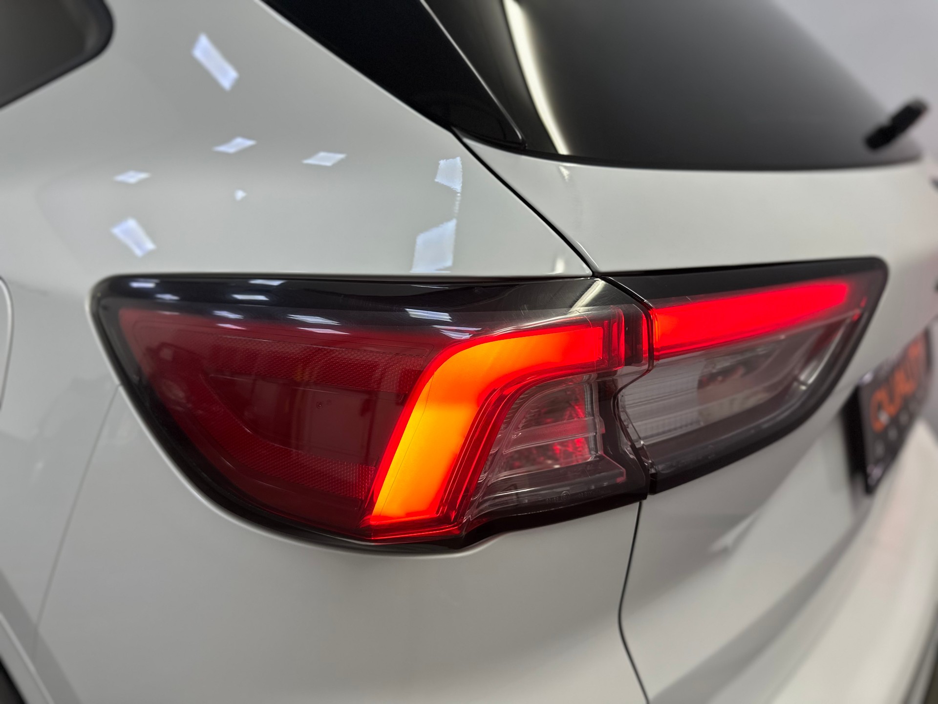 FORD Kuga 2.5 PHEV ST-Line 2WD-image-4