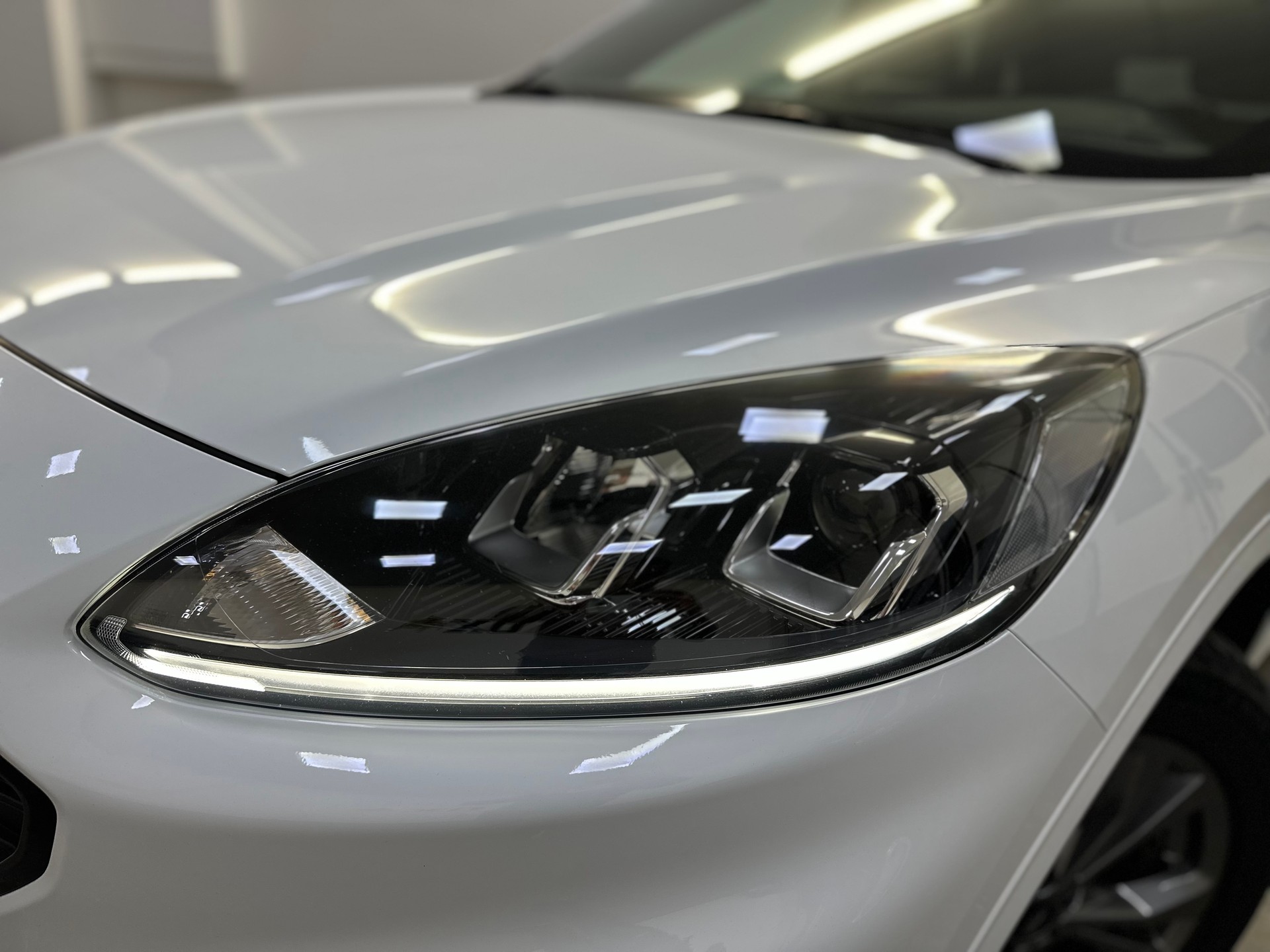 FORD Kuga 2.5 PHEV ST-Line 2WD-image-3