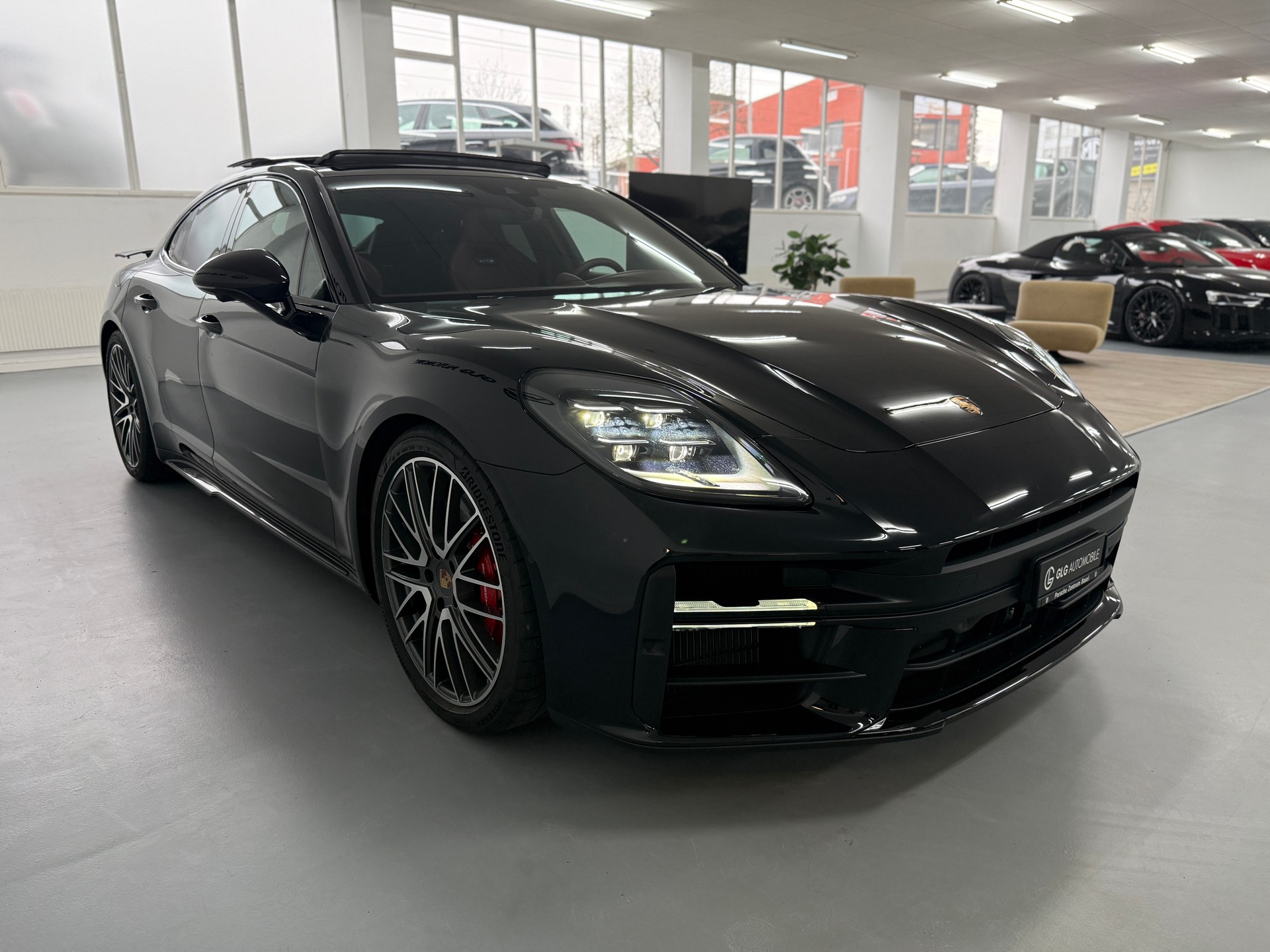 PORSCHE Panamera GTS PDK-showroom-element-2