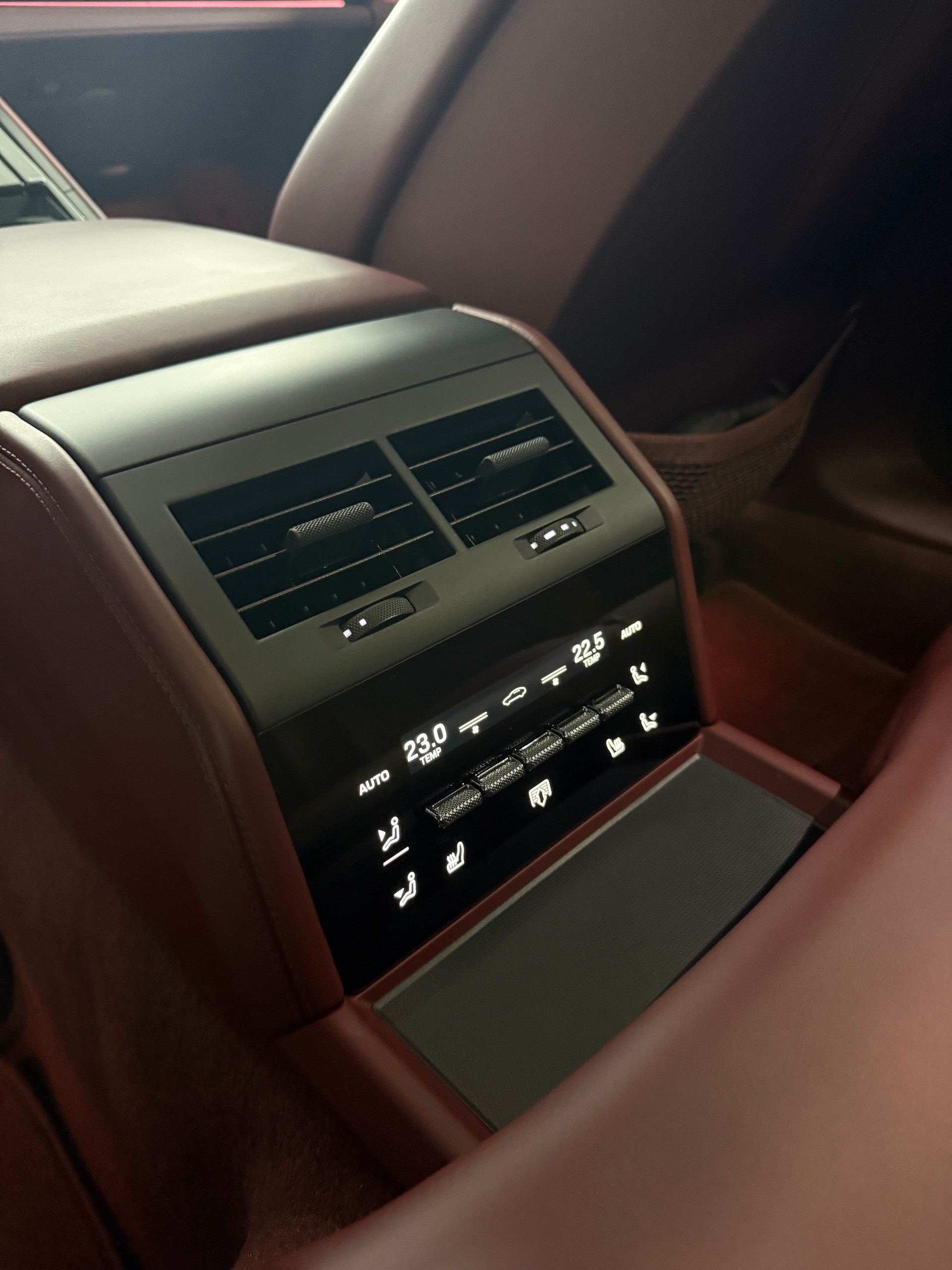 PORSCHE Panamera GTS PDK-image-16