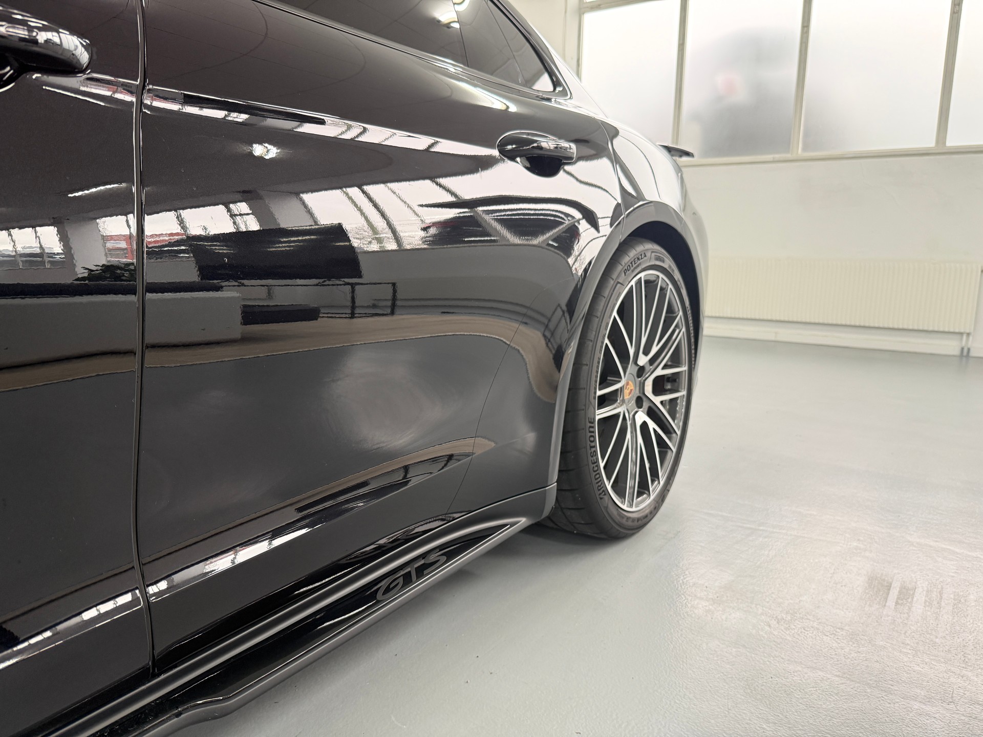 PORSCHE Panamera GTS PDK-image-18