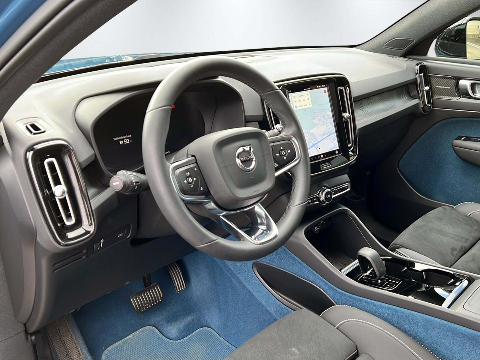 VOLVO C40 P8 Twin Recharge Ultimate AWD-image-13