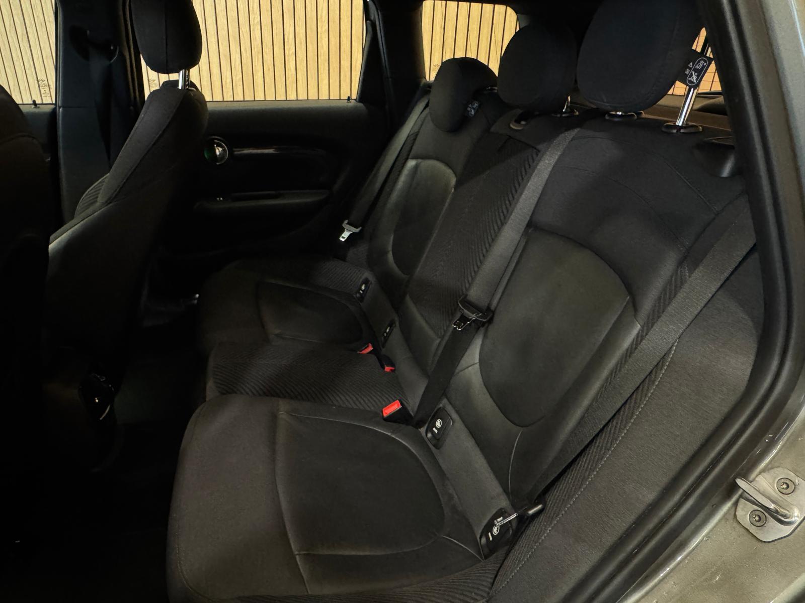 MINI Clubman Cooper S ALL4 Steptronic-image-19