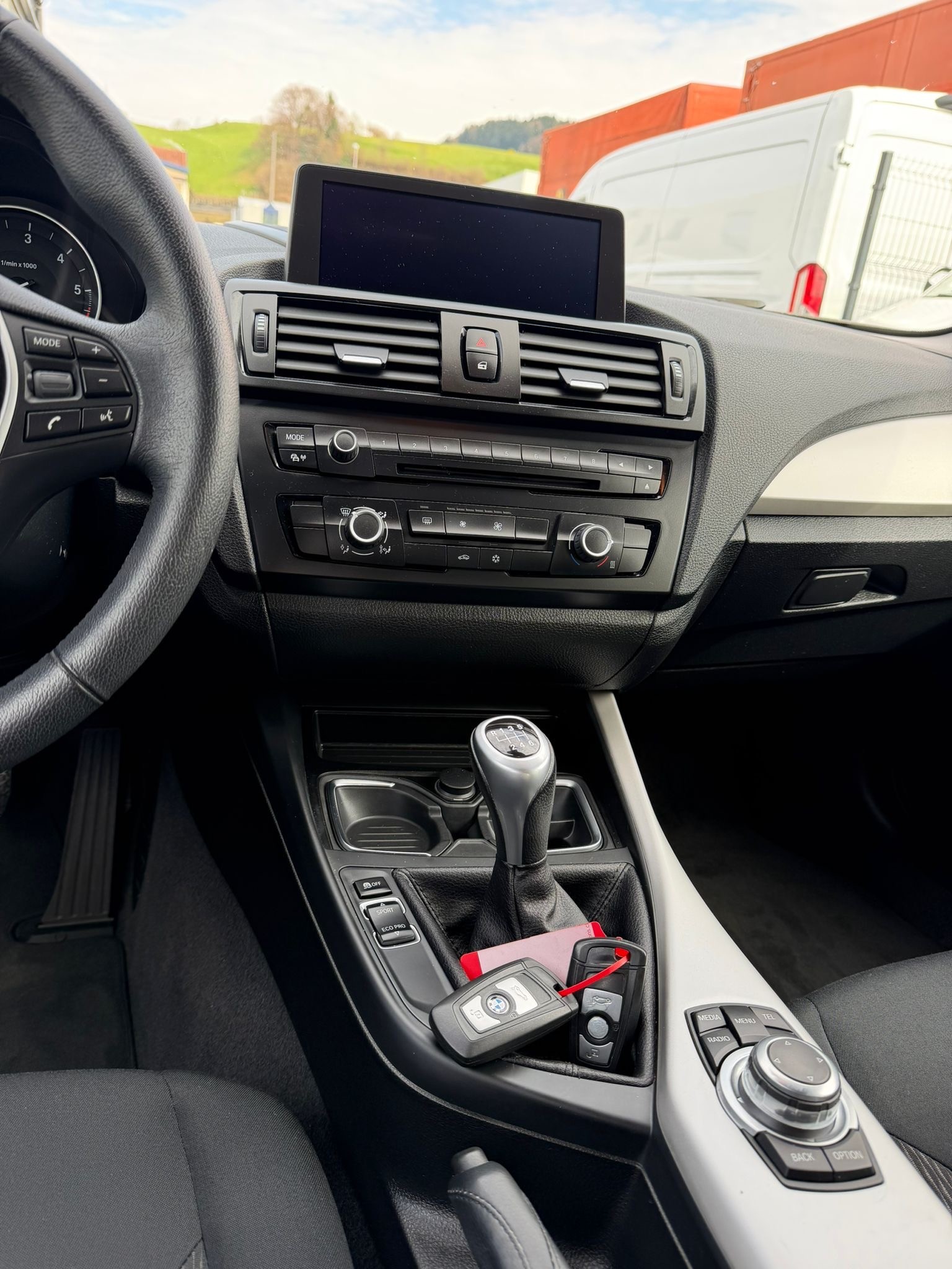 BMW 116d Efficient-Dynamics Edition-image-11