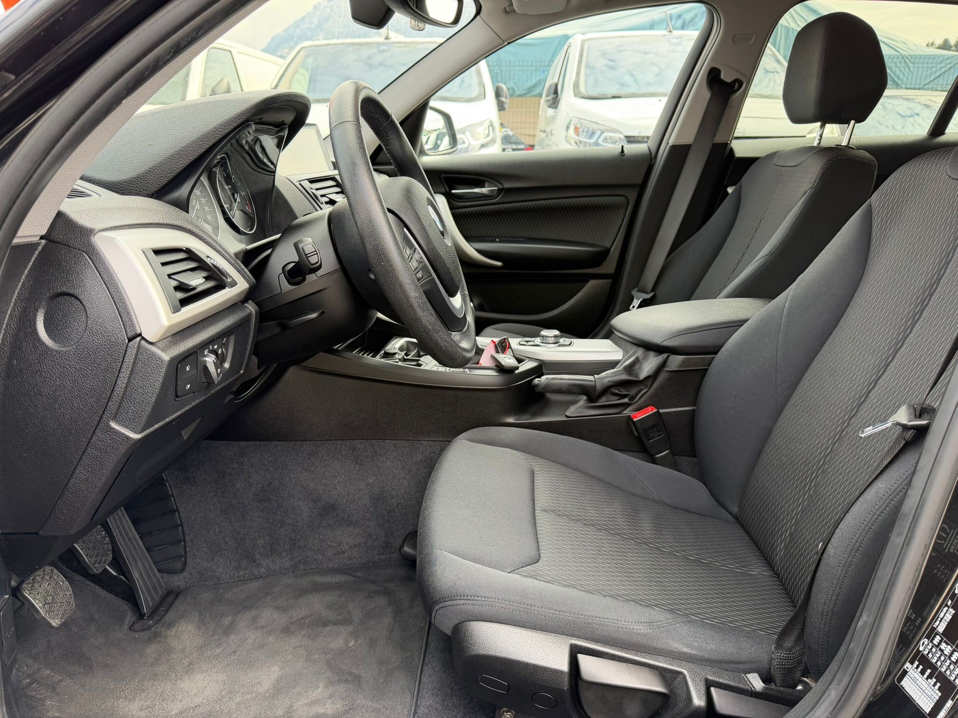 BMW 116d Efficient-Dynamics Edition-image-8