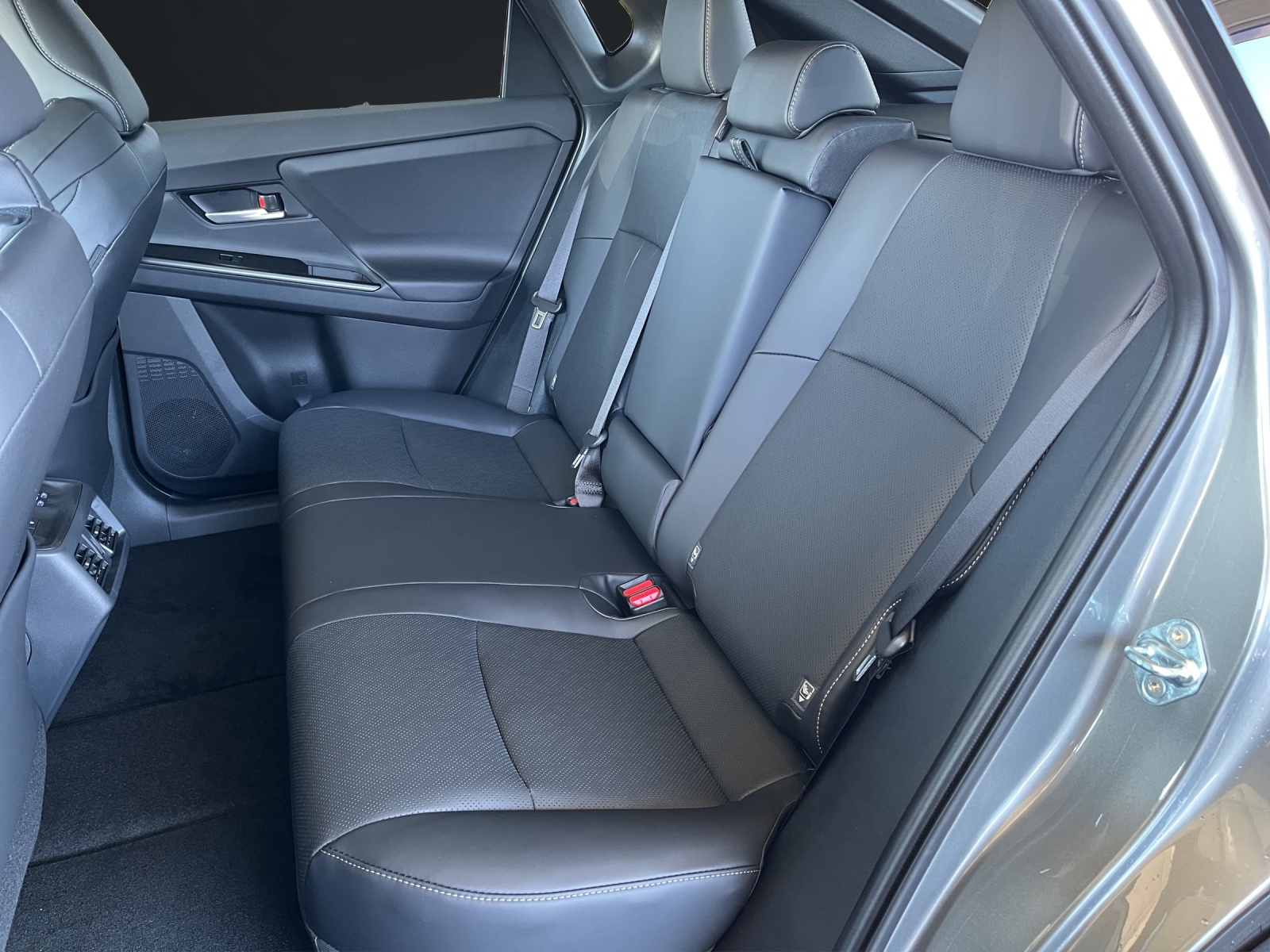 SUBARU Solterra eV Luxury AWD-image-10