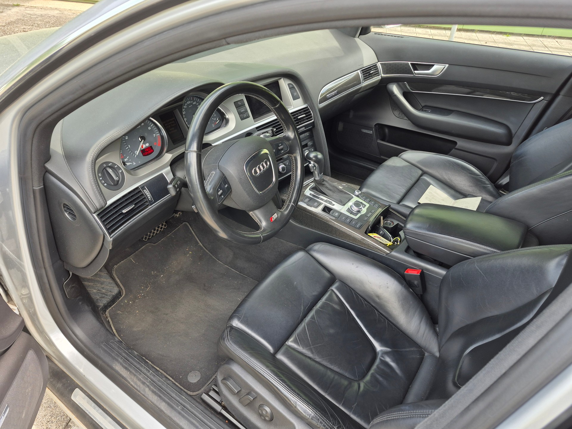 AUDI S6 Avant 5.2 V10 quattro tiptronic-image-6