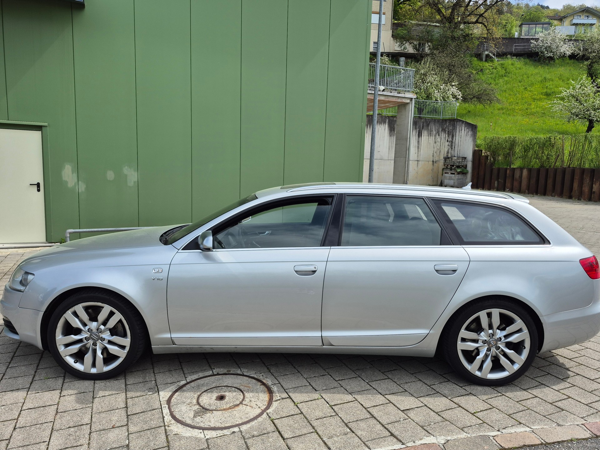 AUDI S6 Avant 5.2 V10 quattro tiptronic-image-5