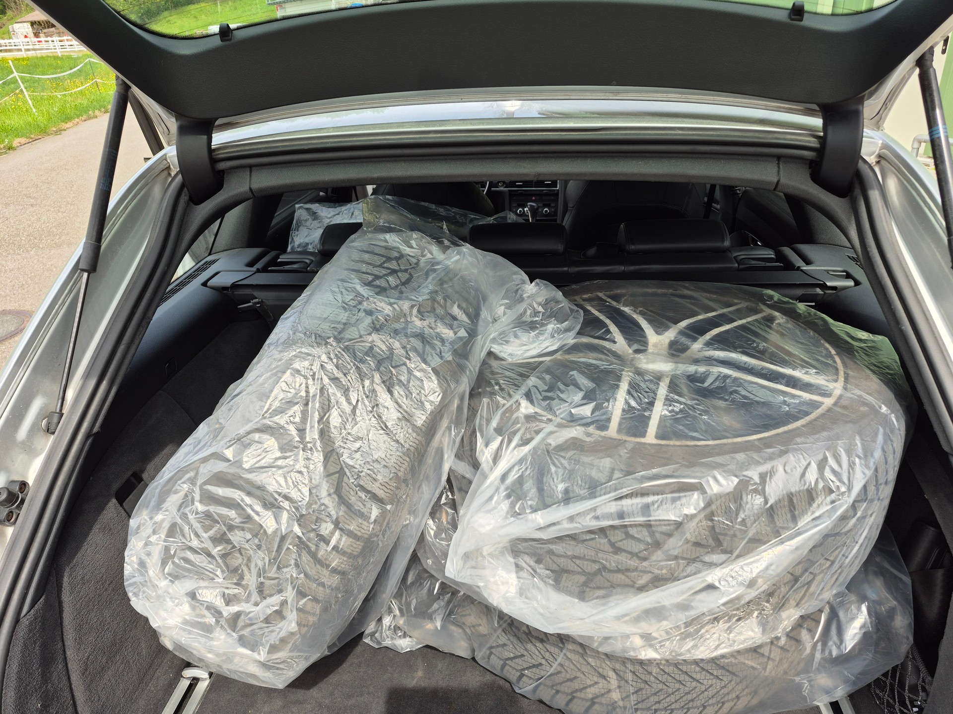 AUDI S6 Avant 5.2 V10 quattro tiptronic-image-9