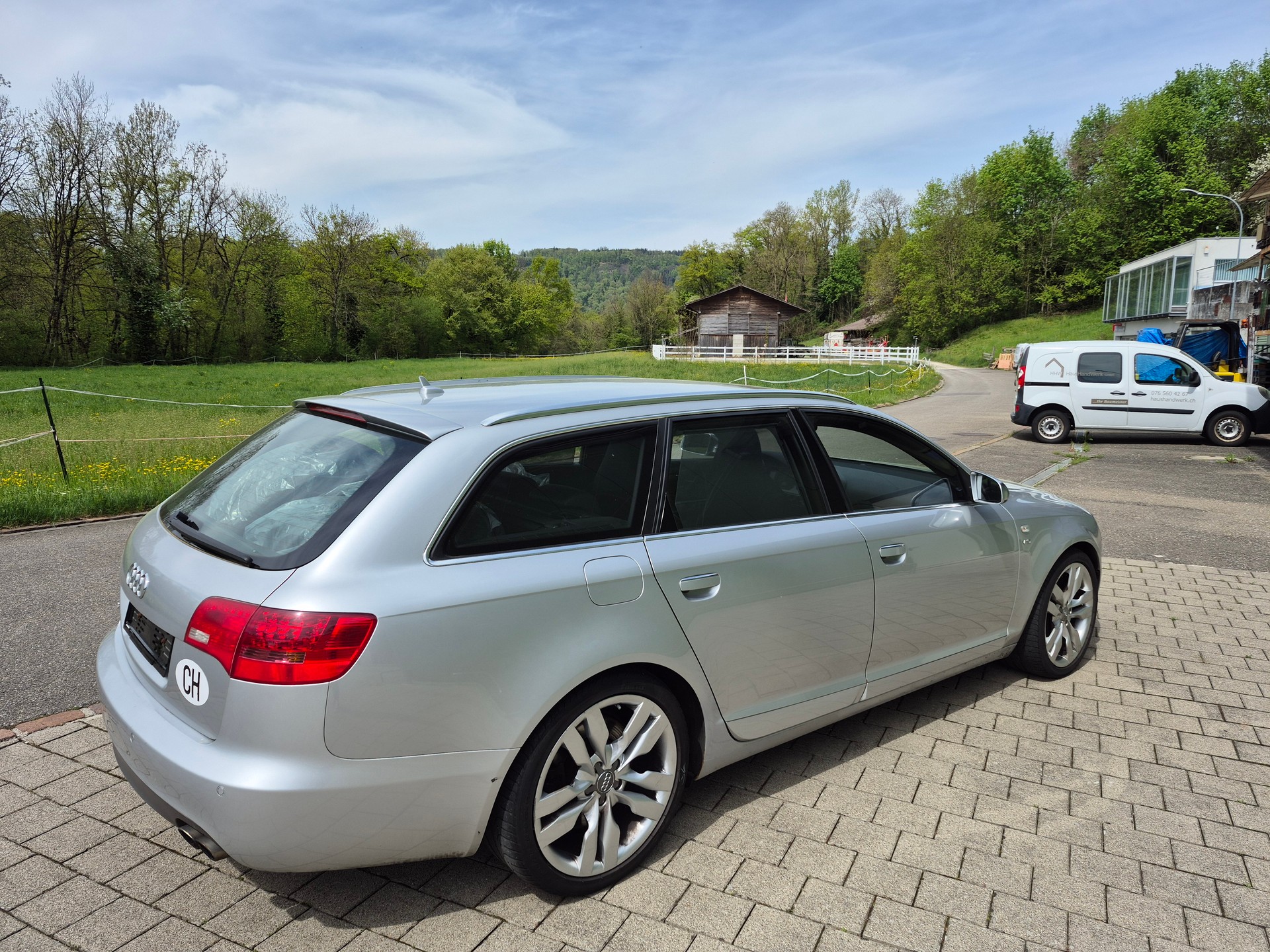 AUDI S6 Avant 5.2 V10 quattro tiptronic-image-3