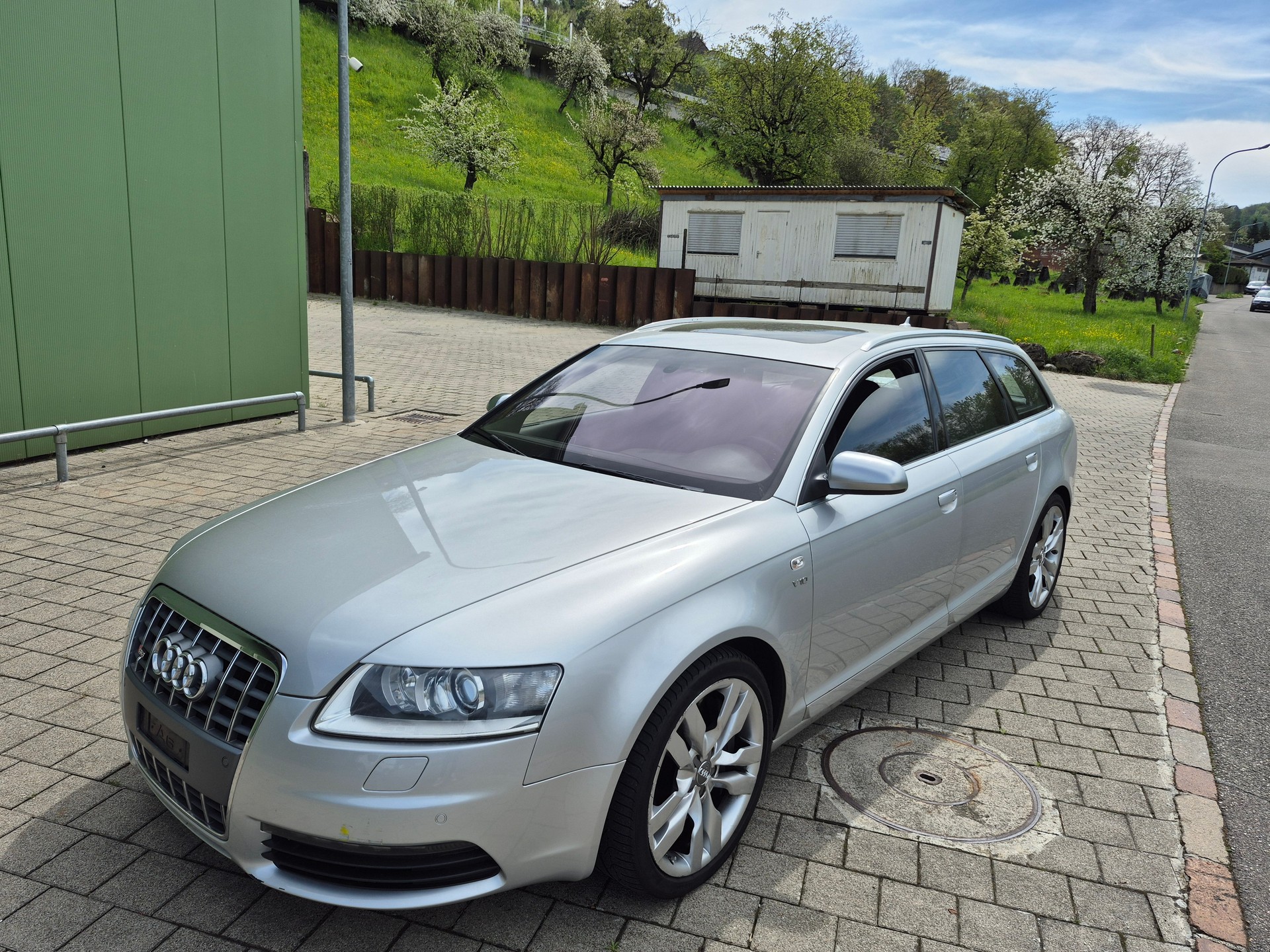 AUDI S6 Avant 5.2 V10 quattro tiptronic-image-0