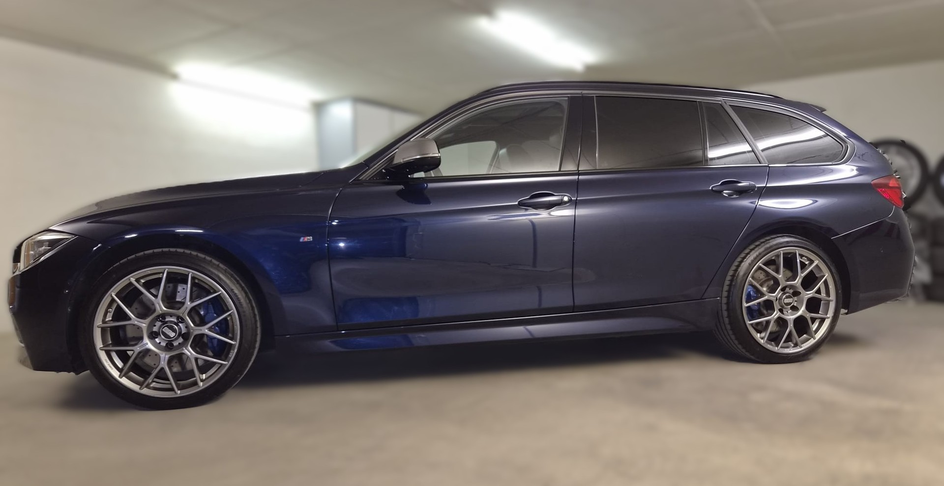 BMW 340i xDrive Touring Power & Sound Steptronic-showroom-element-1