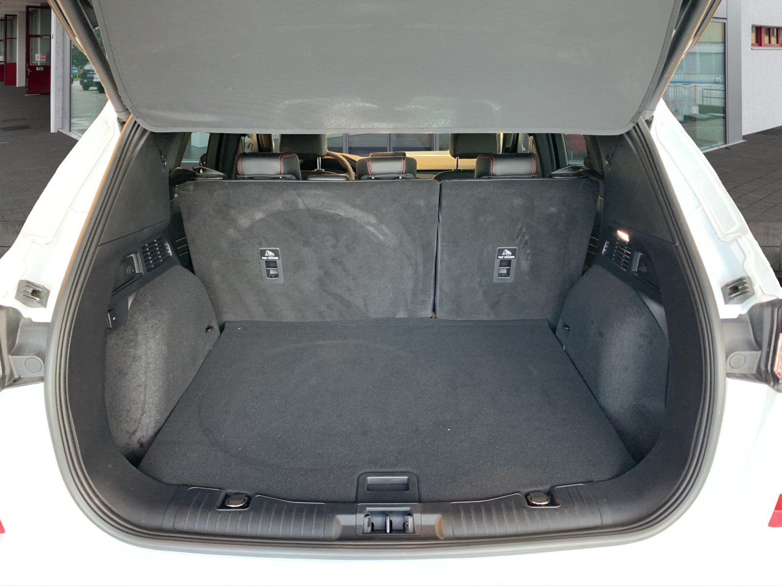 FORD Kuga 2.5 Plug-in Hybrid ST-Line X-image-6