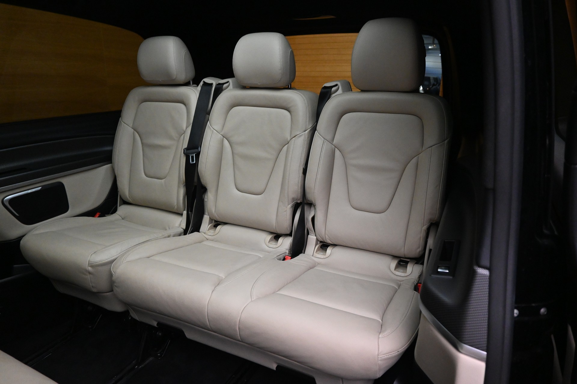 MERCEDES-BENZ d lang AMG.Line 4Matic 9G-Tronic-image-7