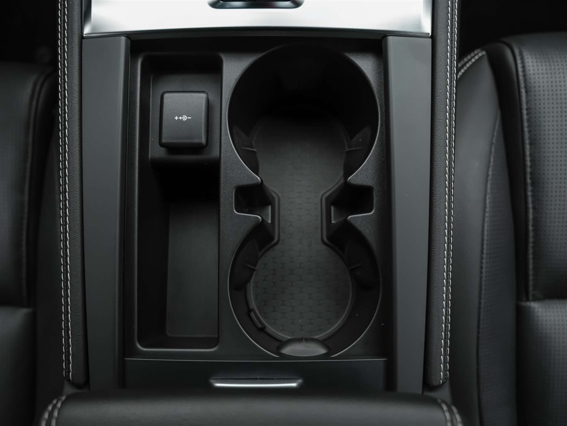 JAGUAR F-Pace 2.0 D I4 200 R-Dynamic SE AWD *Abstandsregler*Meridian Soundsystem*Lenkradheizung*-image-26