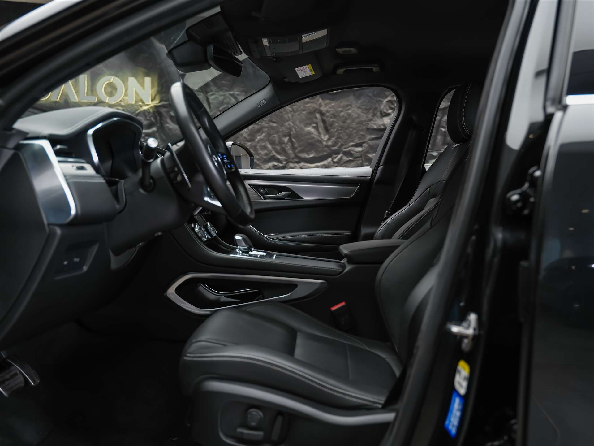 JAGUAR F-Pace 2.0 D I4 200 R-Dynamic SE AWD *Abstandsregler*Meridian Soundsystem*Lenkradheizung*-image-8