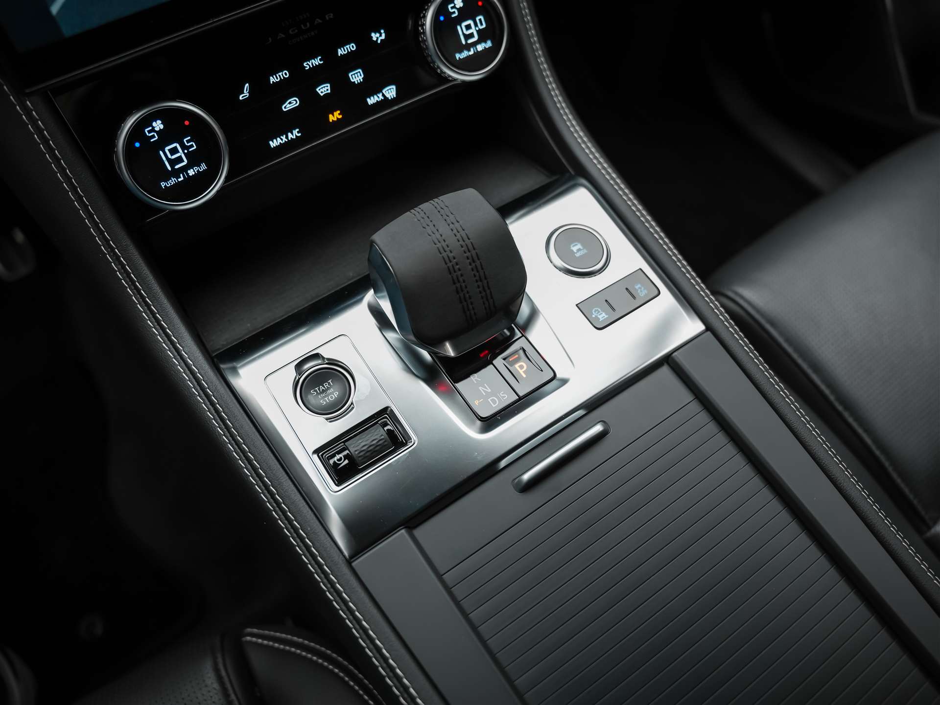 JAGUAR F-Pace 2.0 D I4 200 R-Dynamic SE AWD *Abstandsregler*Meridian Soundsystem*Lenkradheizung*-image-25