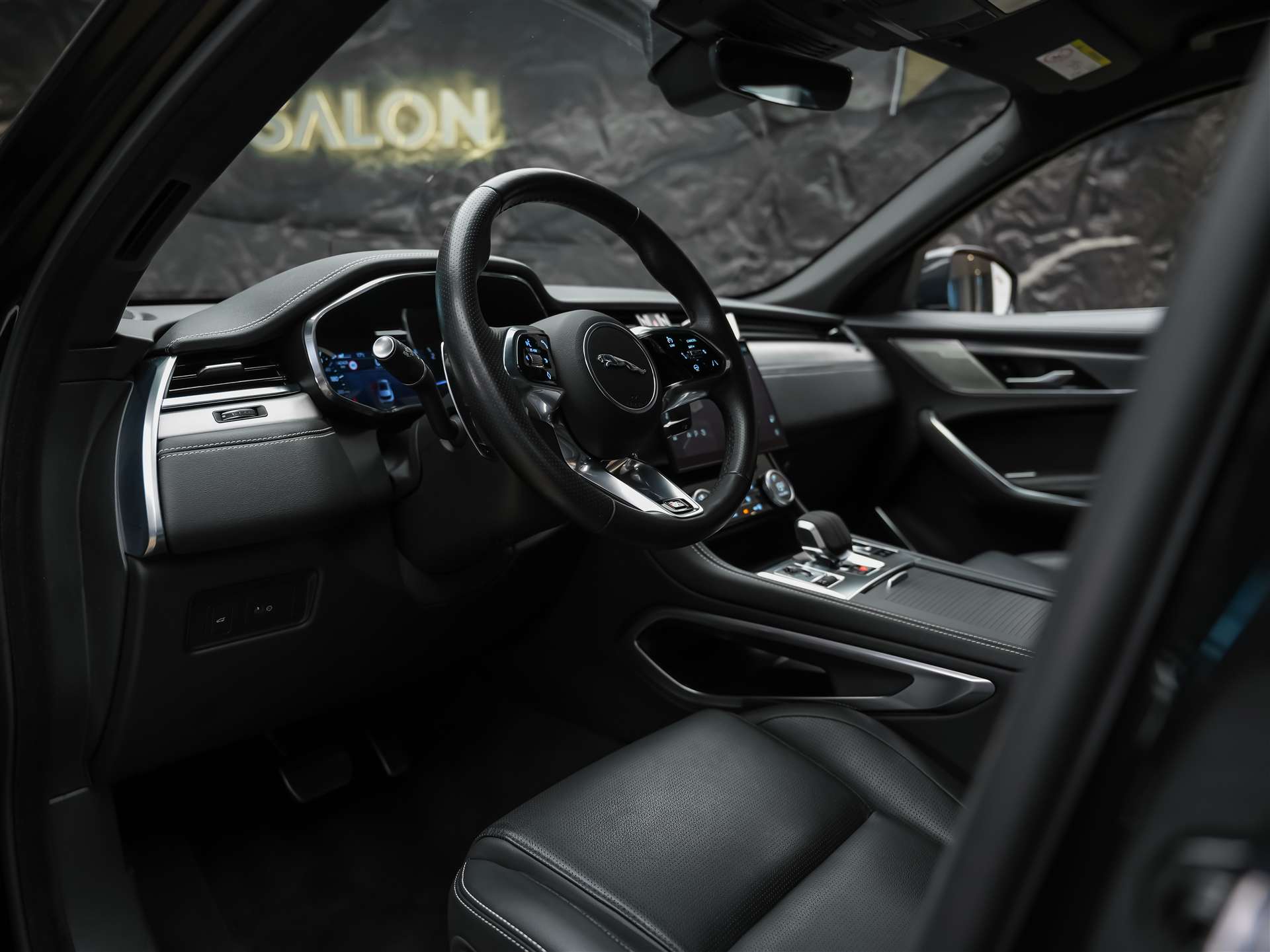JAGUAR F-Pace 2.0 D I4 200 R-Dynamic SE AWD *Abstandsregler*Meridian Soundsystem*Lenkradheizung*-image-7