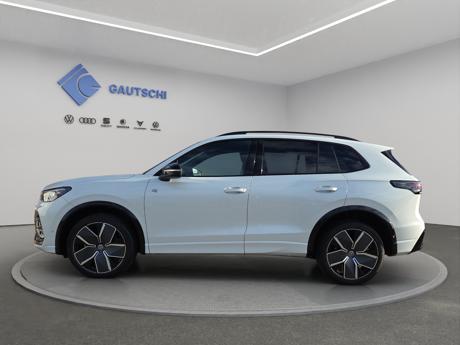 VW Tiguan 2.0 TSI DSG R-Line 4Motion-image-1