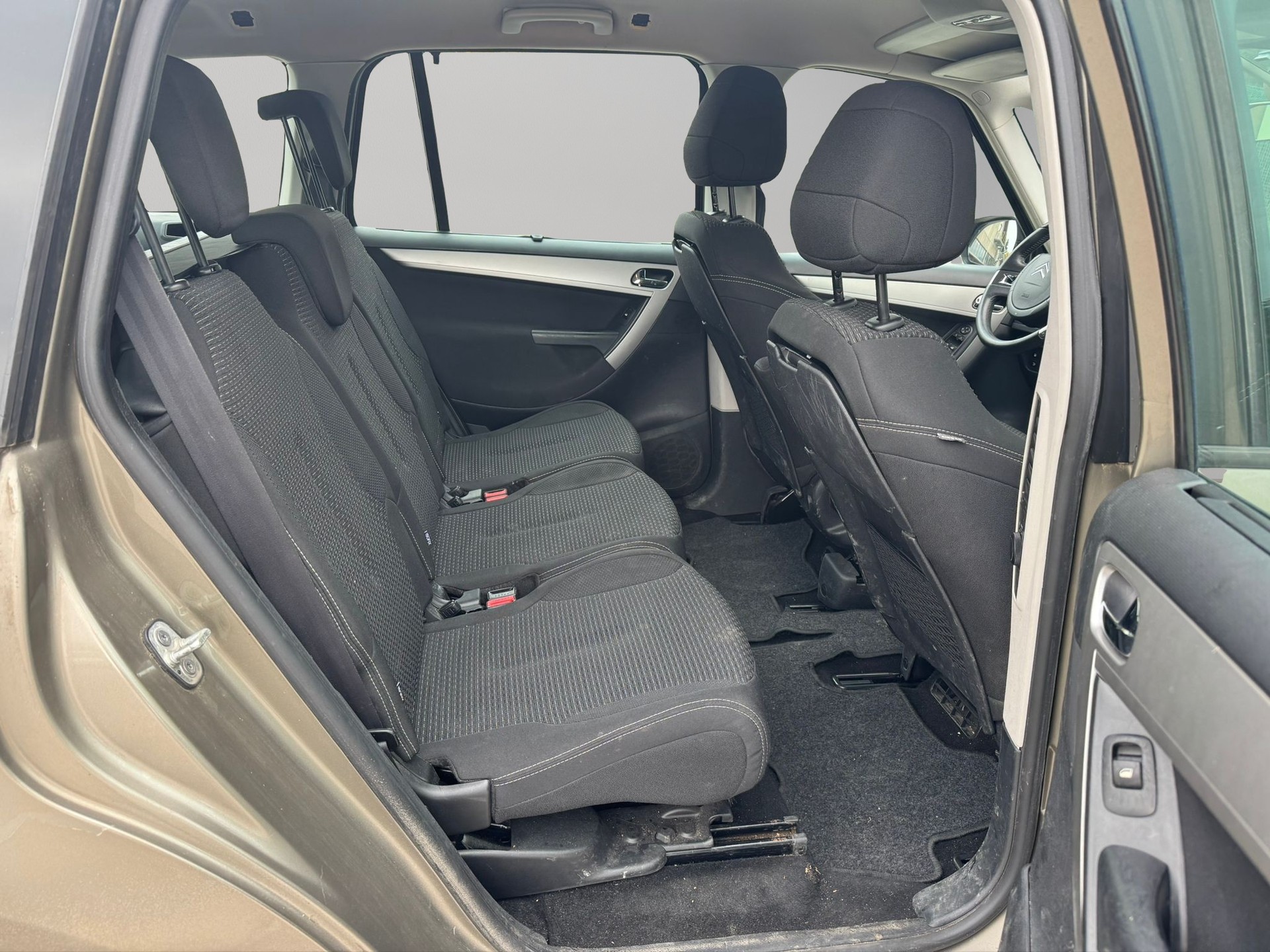 CITROEN Grand C4 Picasso 1.6 HDI 16V Essentiel BMP6-image-13