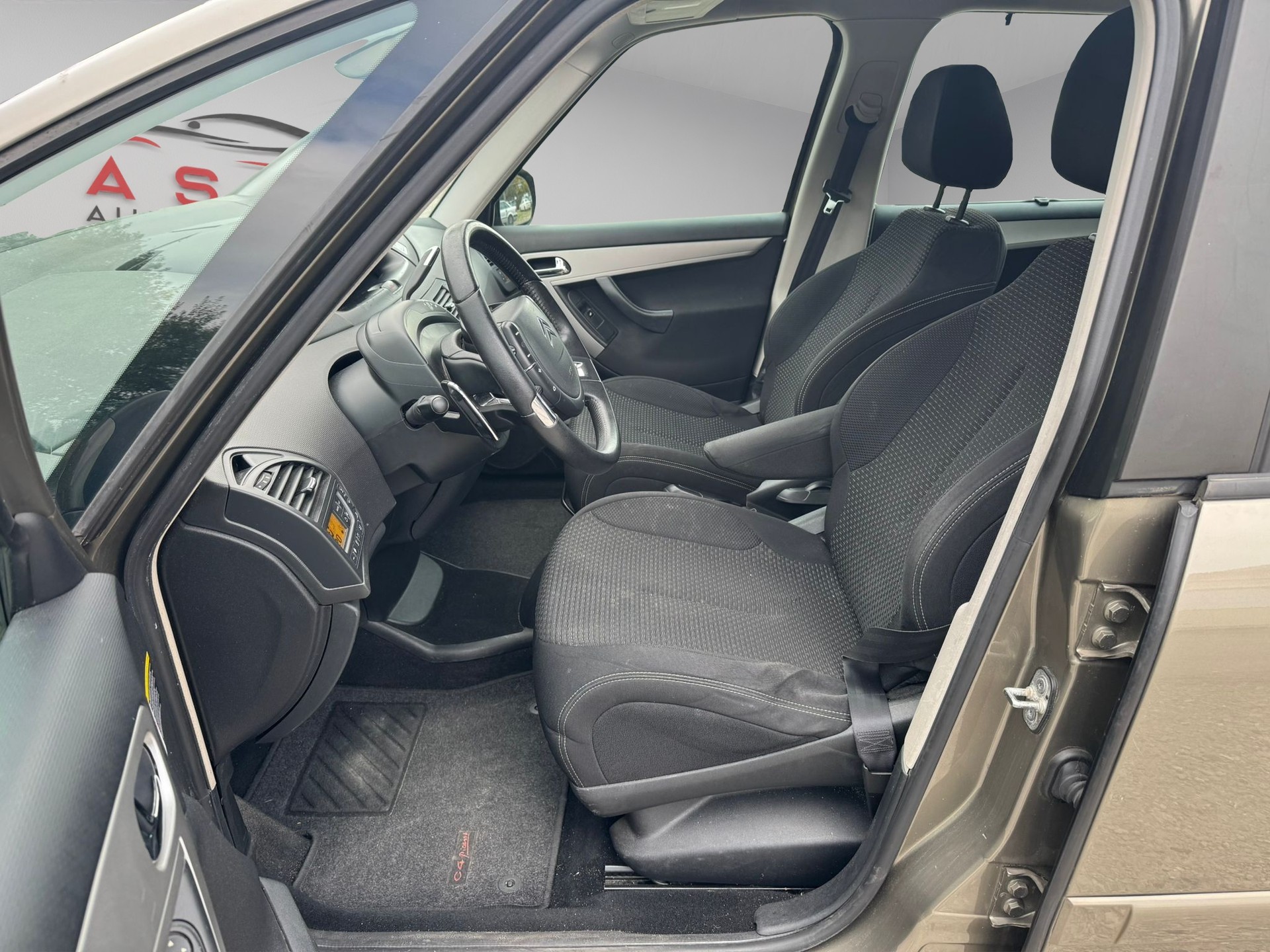 CITROEN Grand C4 Picasso 1.6 HDI 16V Essentiel BMP6-image-10
