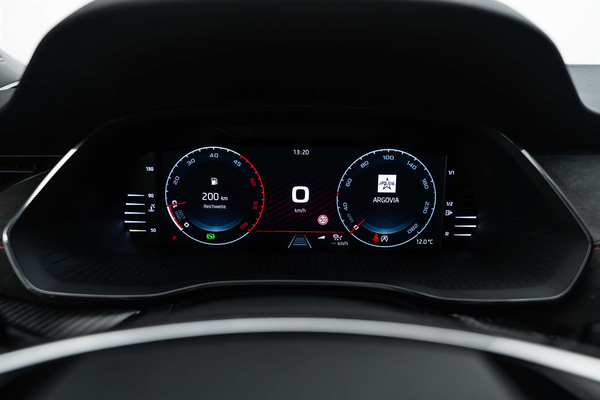 SKODA Octavia Combi 2.0 TDI DSG RS 200PS-image-24