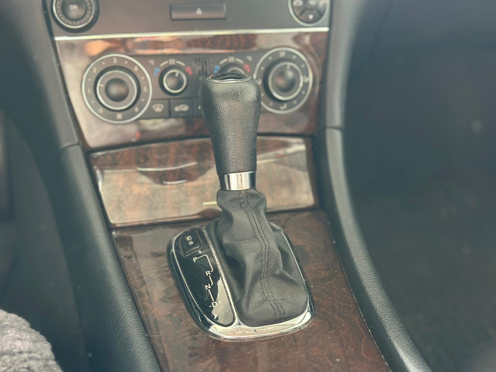MERCEDES-BENZ C 230 Classic-image-10