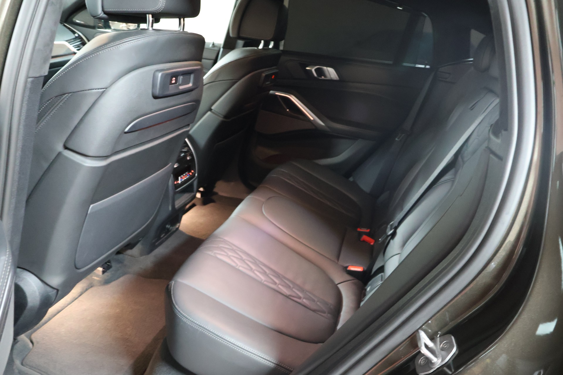 BMW X6 xDrive 48V 40d Steptronic M Sport-image-19
