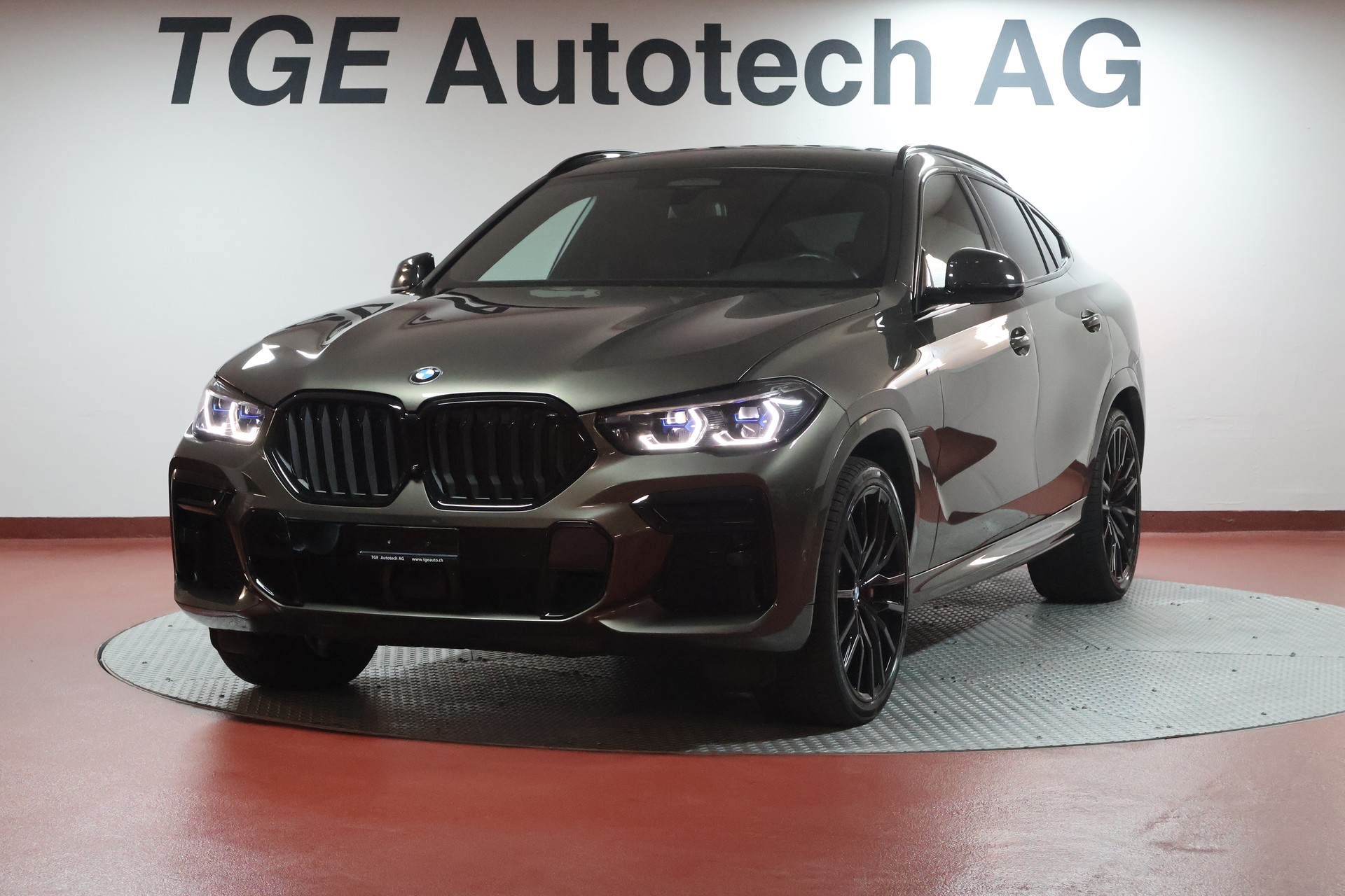 BMW X6 xDrive 48V 40d Steptronic M Sport-showroom-element-1