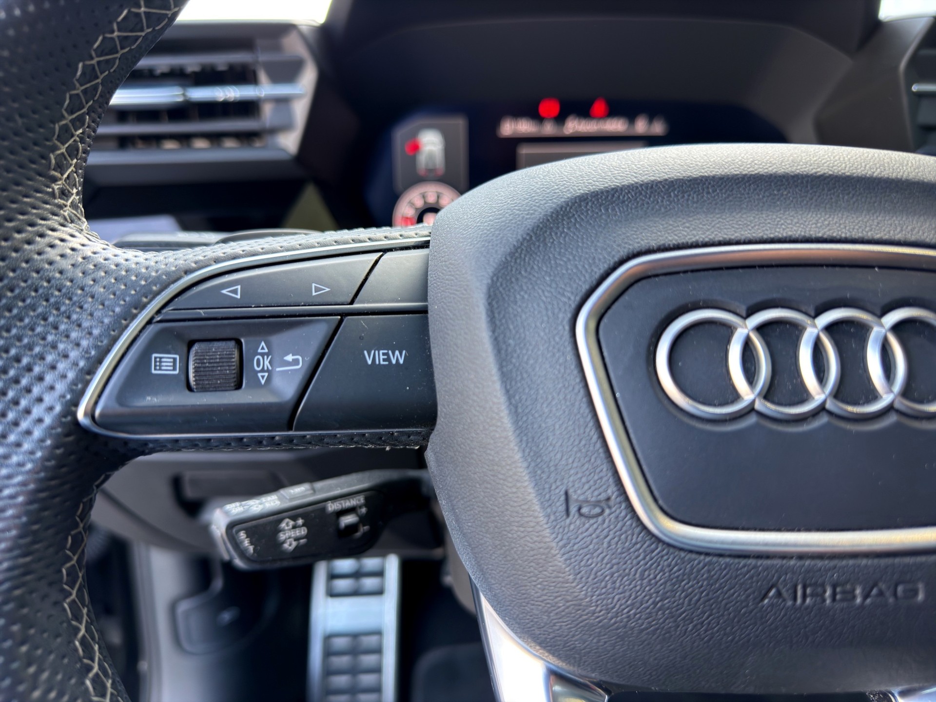 AUDI S3 Sportback 2.0 TFSI quattro S-tronic-image-17