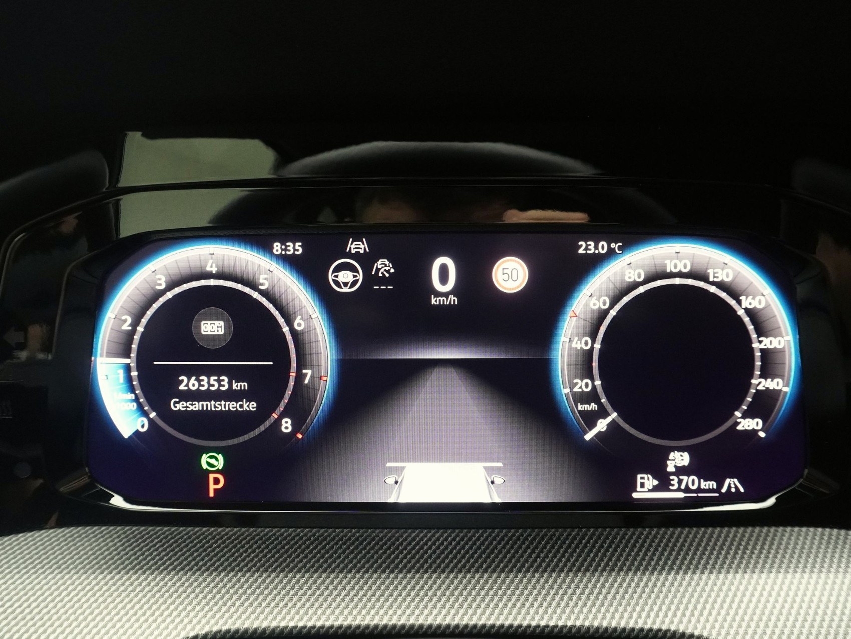 VW Golf 8.5 2.0 TSI DSG GTI Black Style (2025) ** Anhängerkupplung / Harman/Kardon / Panoramadach**-image-17