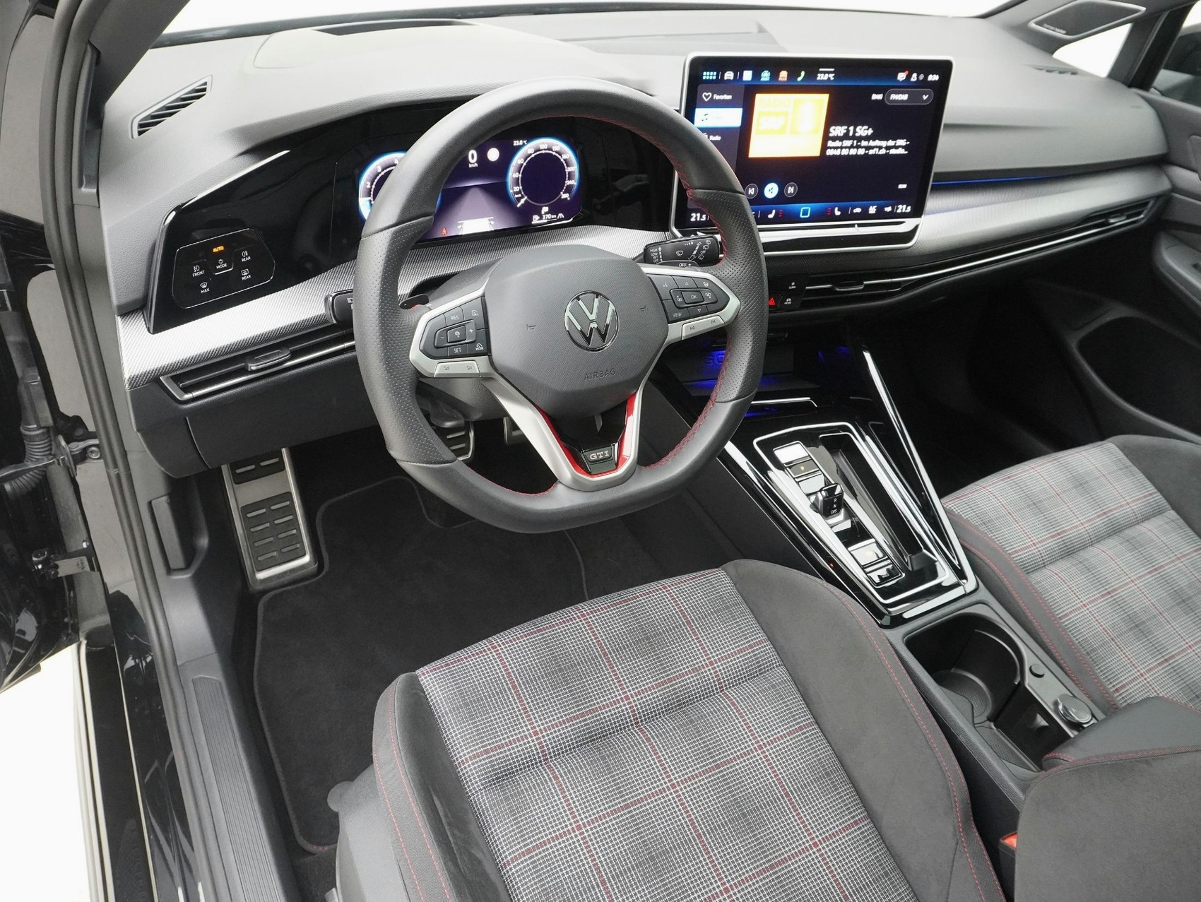 VW Golf 8.5 2.0 TSI DSG GTI Black Style (2025) ** Anhängerkupplung / Harman/Kardon / Panoramadach**-image-9