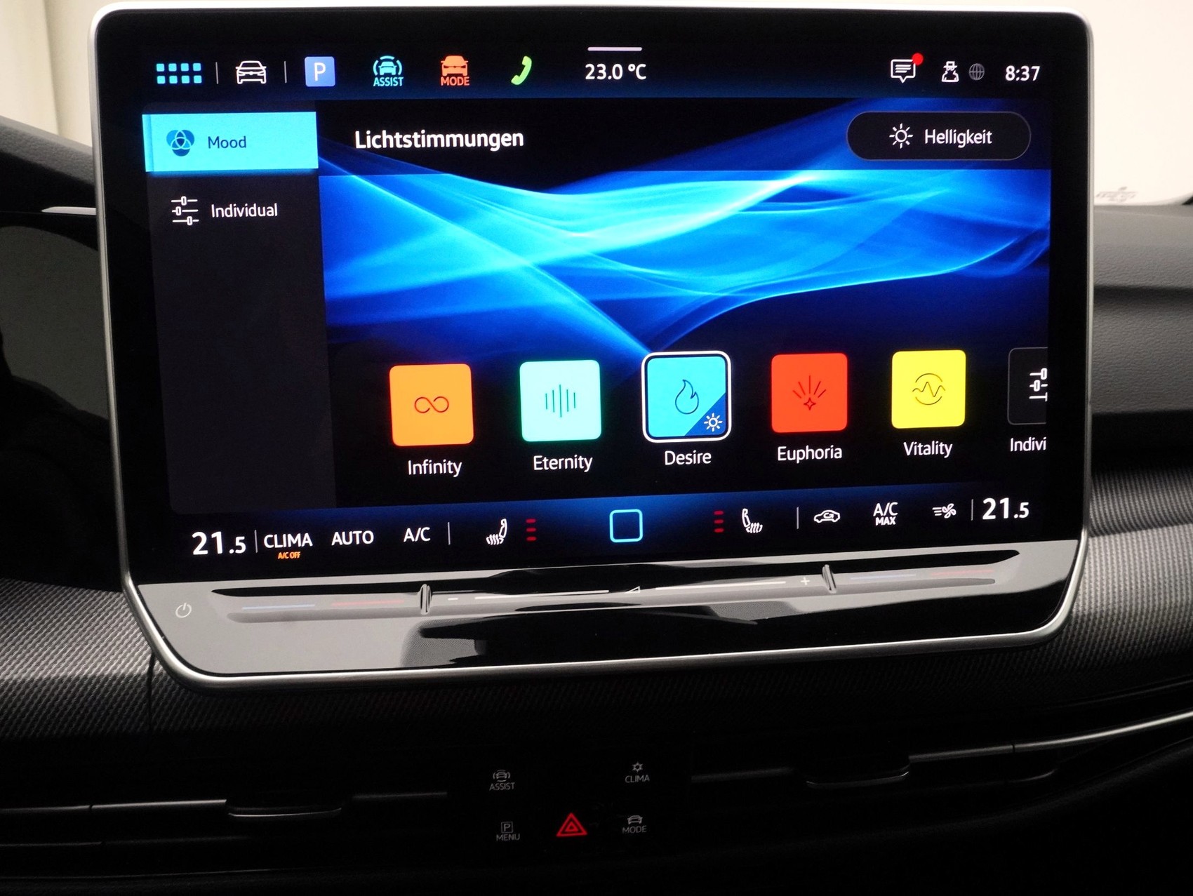 VW Golf 8.5 2.0 TSI DSG GTI Black Style (2025) ** Anhängerkupplung / Harman/Kardon / Panoramadach**-image-24