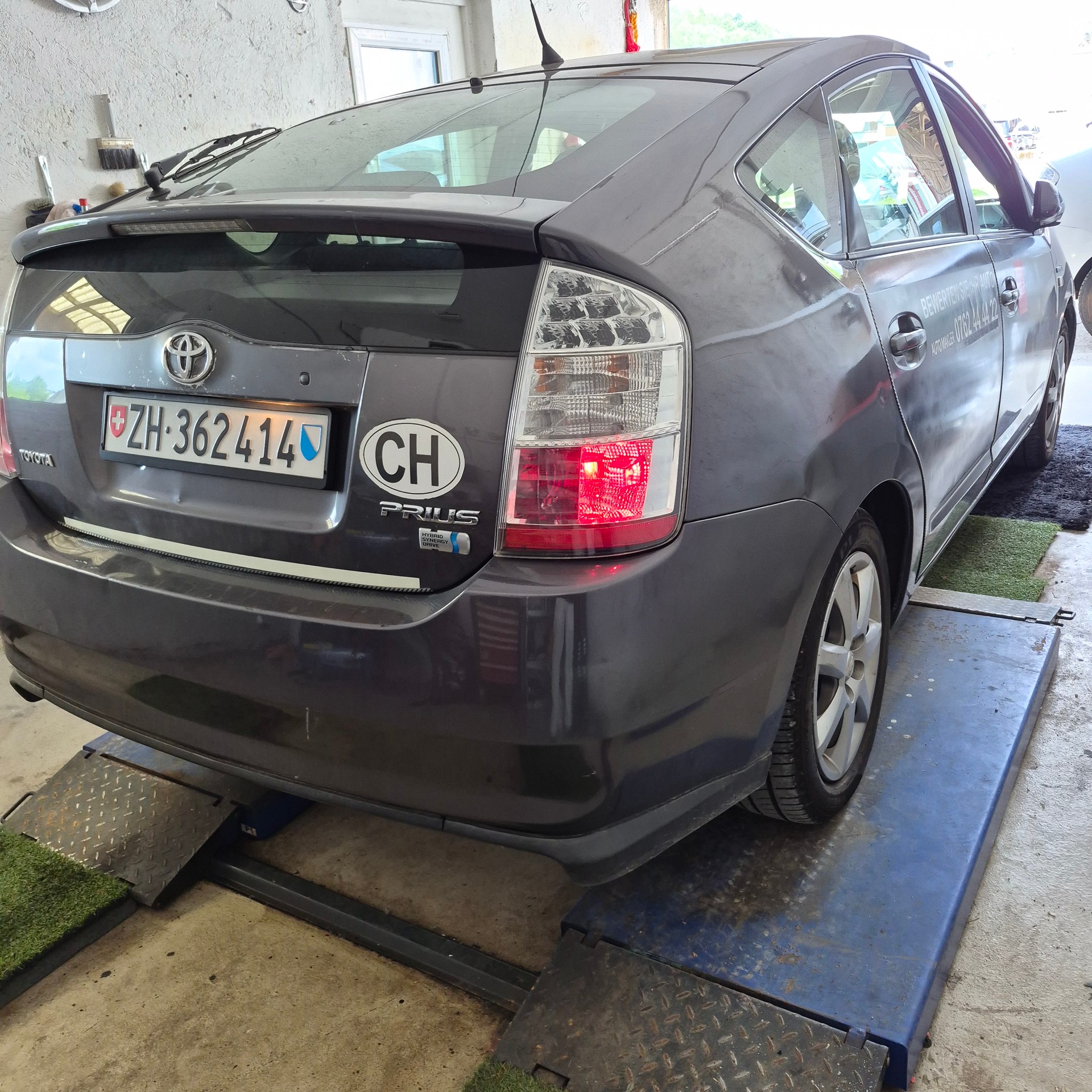 TOYOTA Prius 1.5 16V Hybrid-image-4
