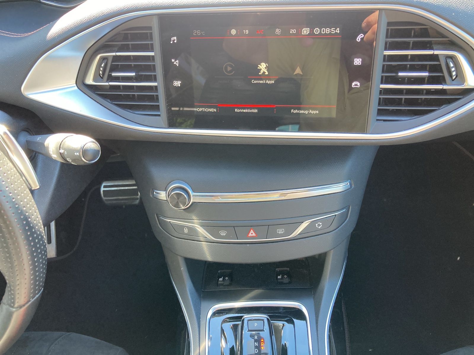 PEUGEOT 308 1.2 Pure Tech GT Pack EAT8-image-10