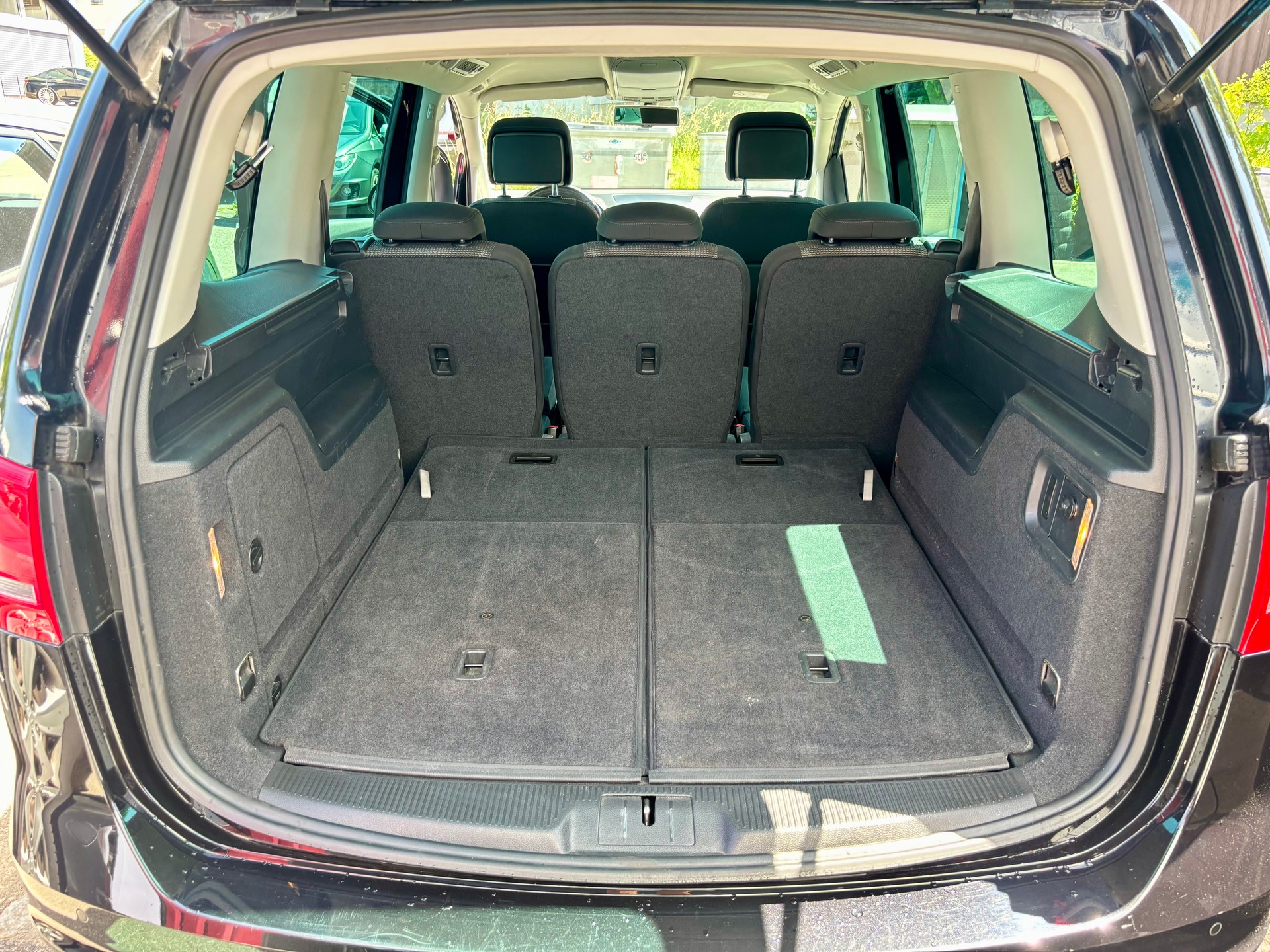 VW Sharan 2.0 TDI 4-Motion Technology Design-image-16