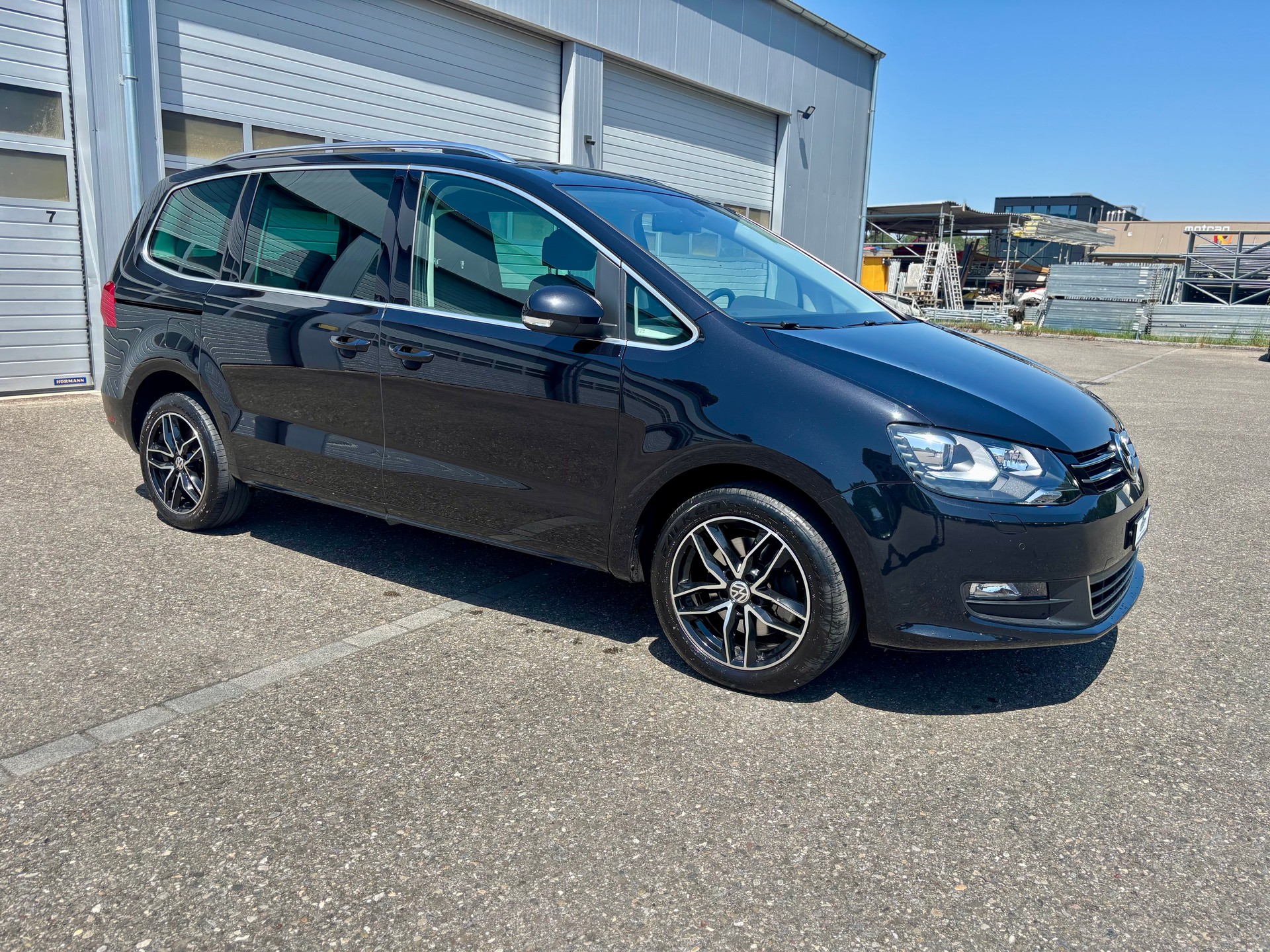 VW Sharan 2.0 TDI 4-Motion Technology Design-image-2