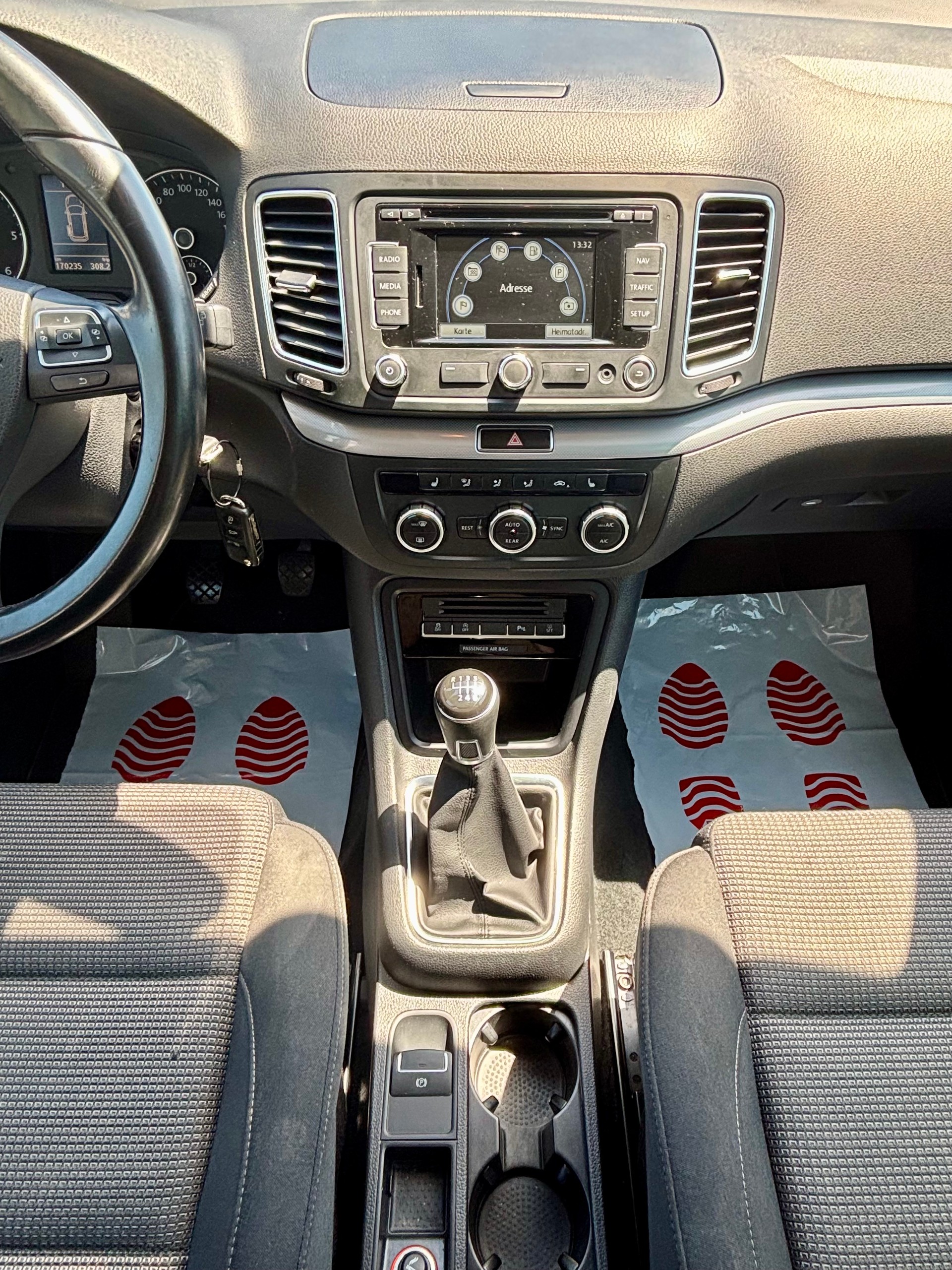 VW Sharan 2.0 TDI 4-Motion Technology Design-image-9