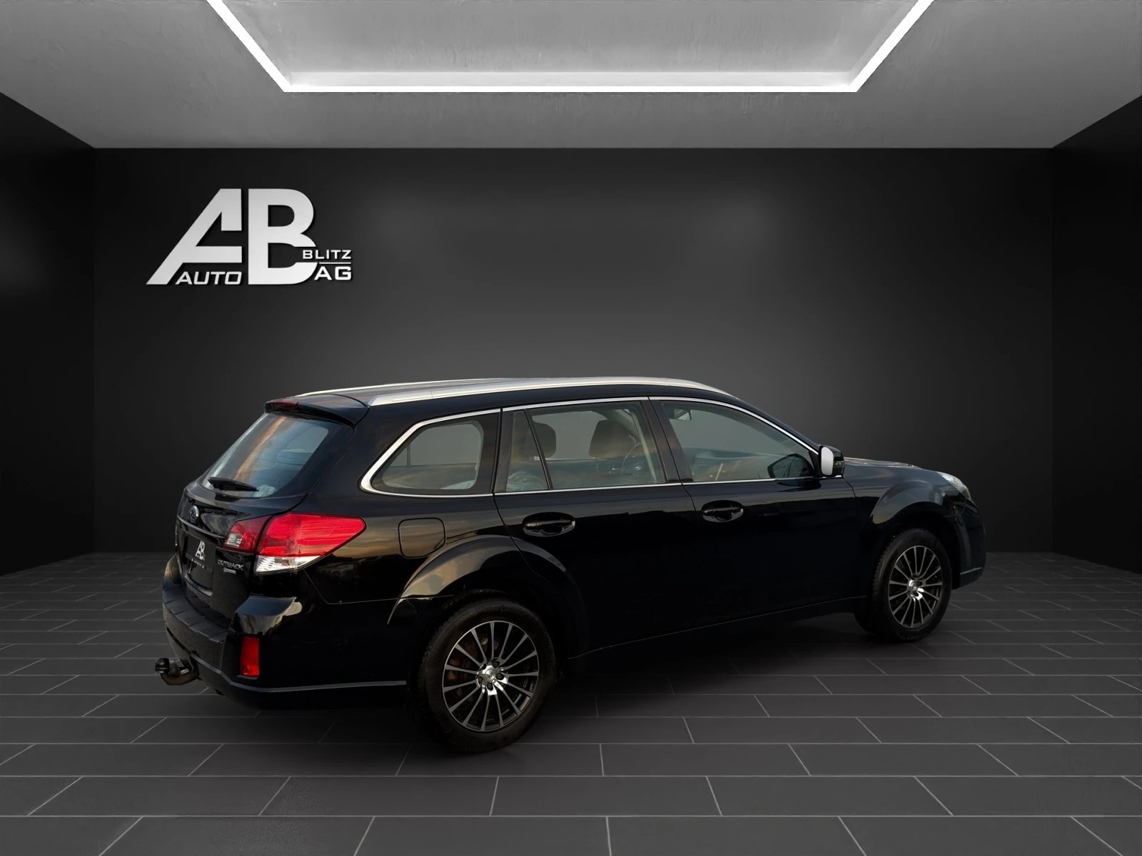 SUBARU Outback 2.5i Swiss Classic AWD Lineartronic-image-4