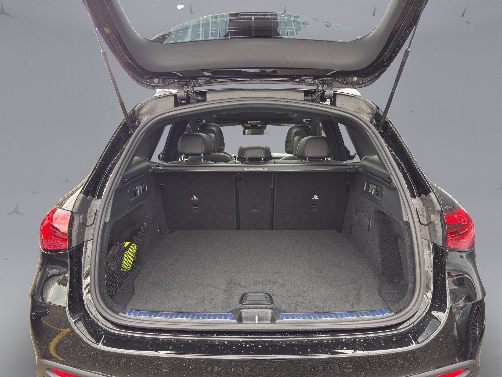 MERCEDES-BENZ GLC 200 AMG Line 4matic-image-17
