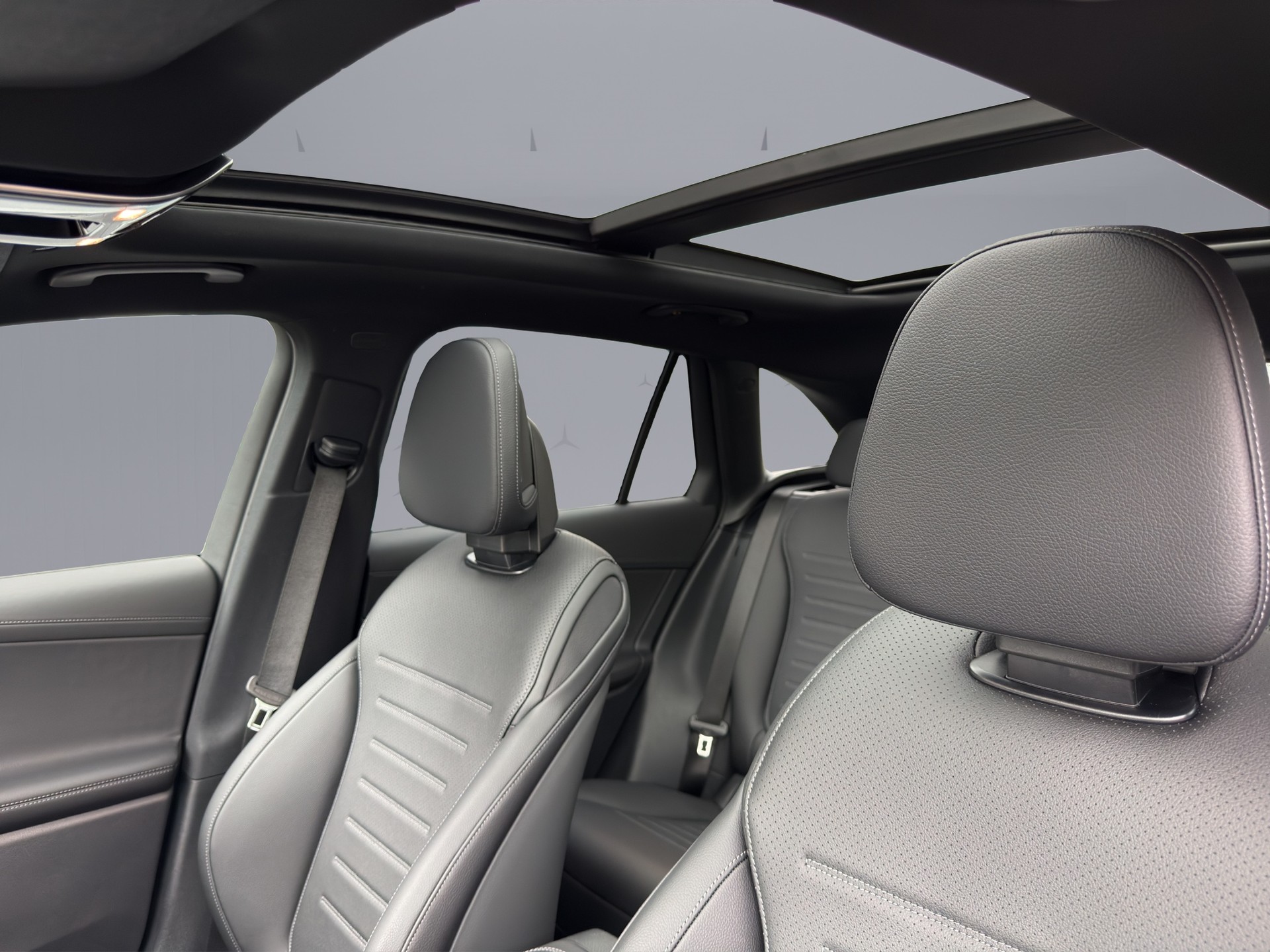 MERCEDES-BENZ GLC 200 AMG Line 4matic-image-20