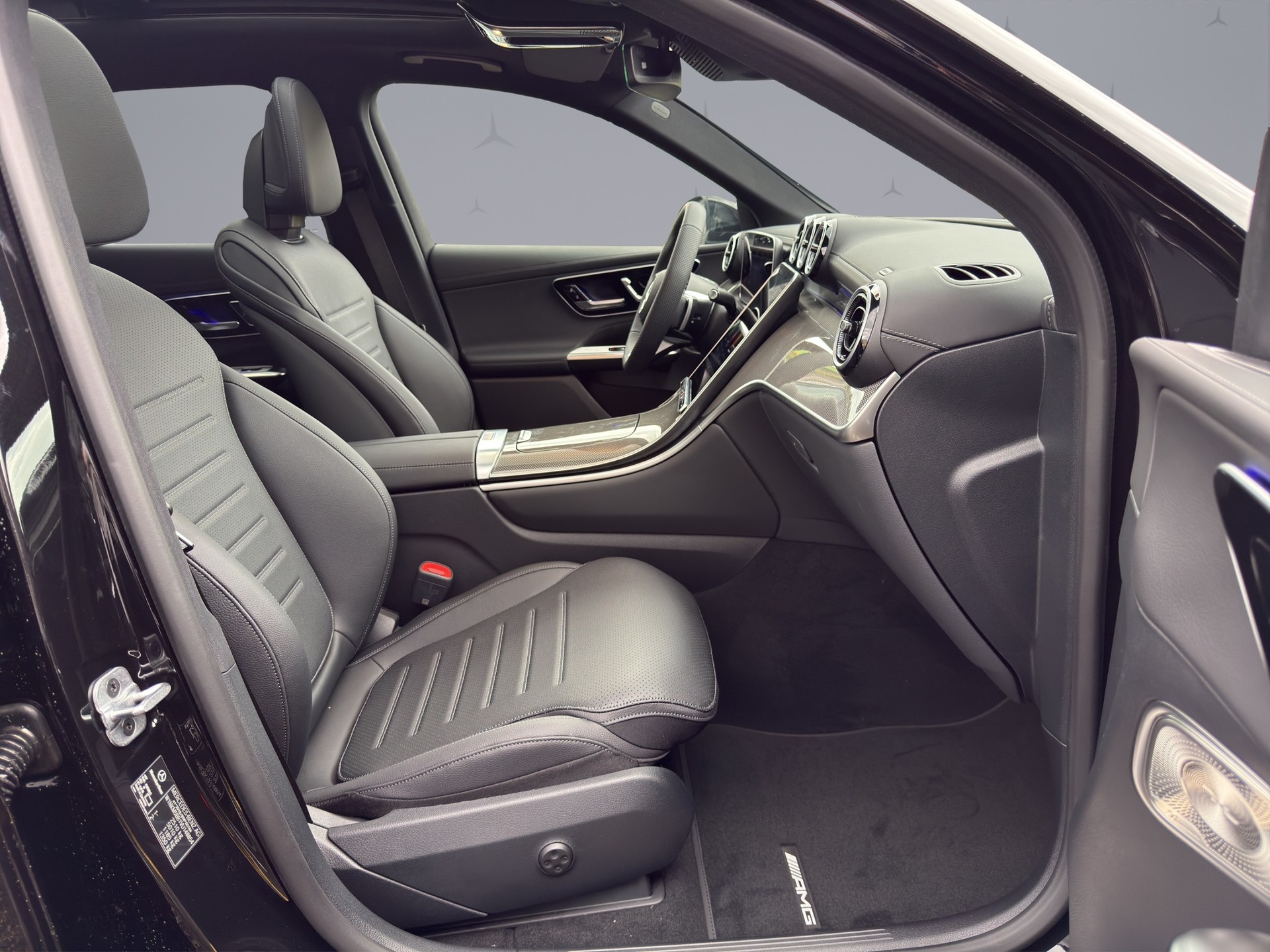 MERCEDES-BENZ GLC 200 AMG Line 4matic-image-15