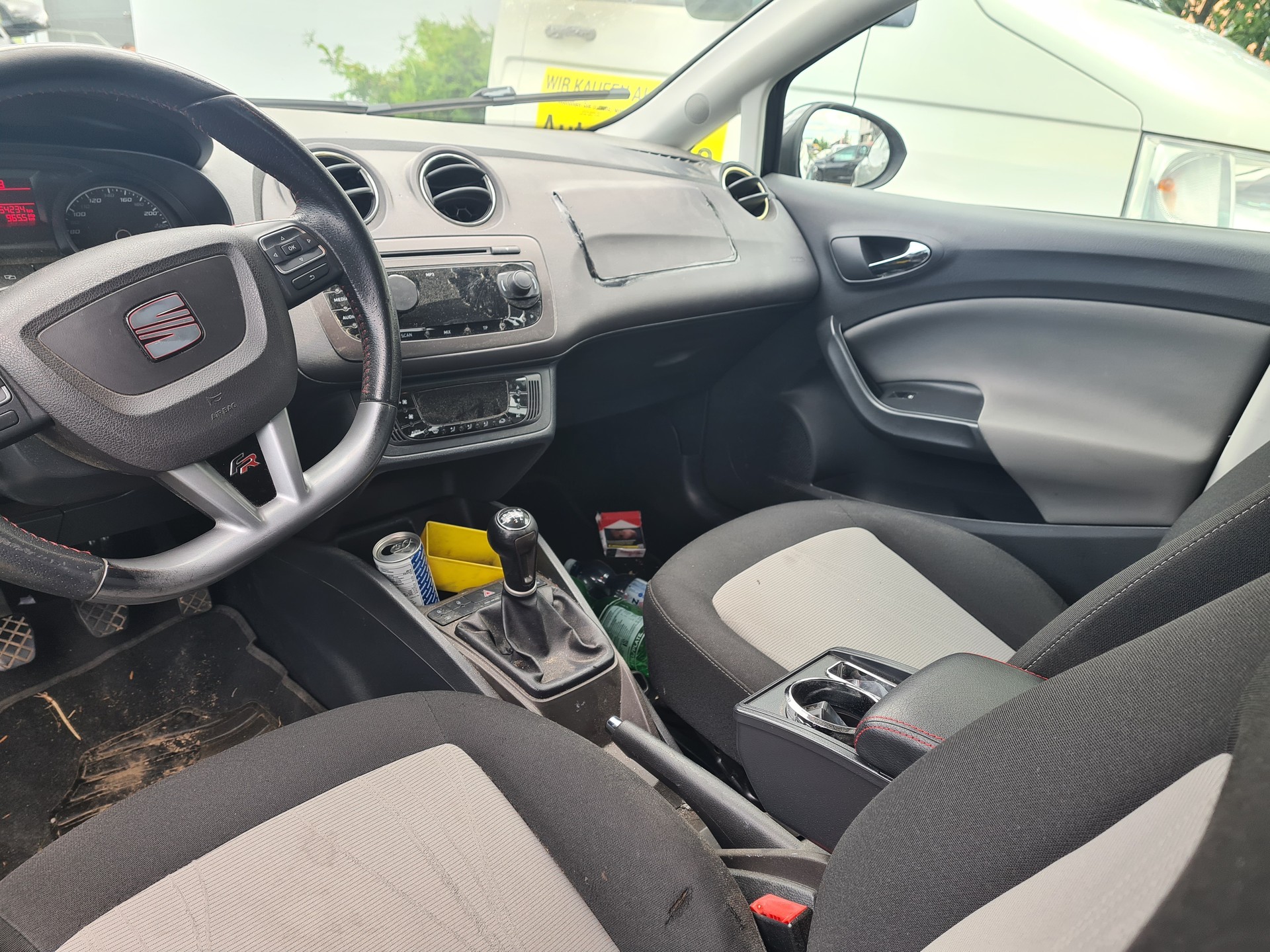 SEAT Ibiza ST 1.4 Style-image-6