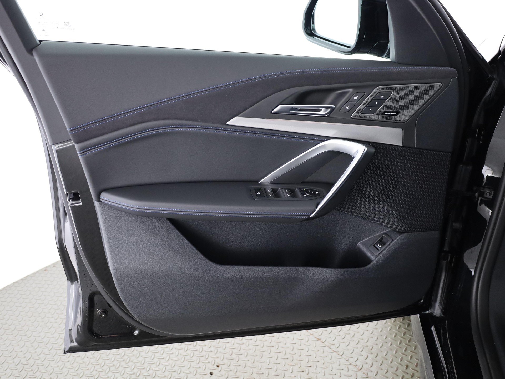 BMW X1 M35i-image-10
