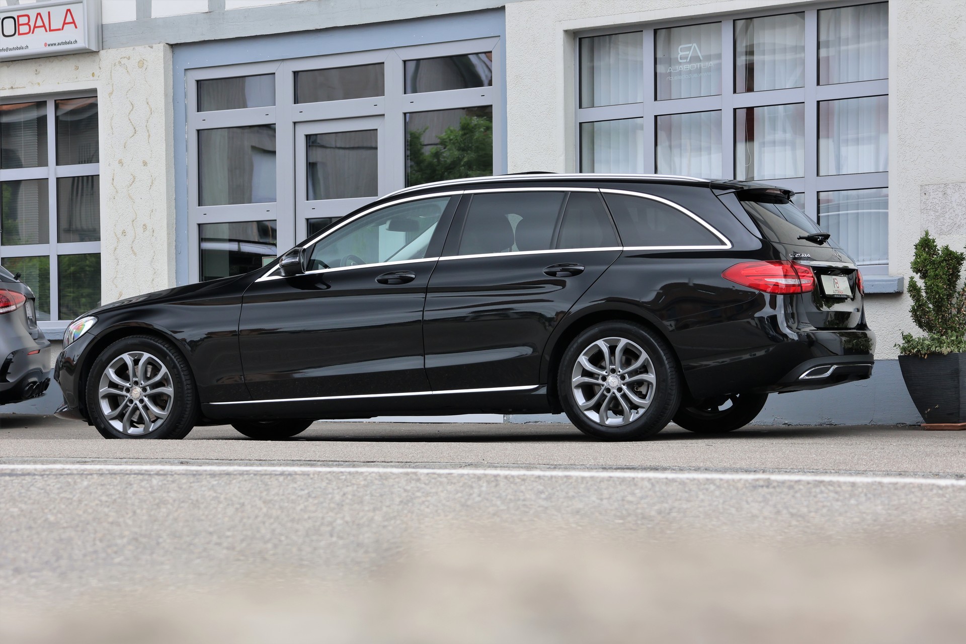 MERCEDES-BENZ C 250 BlueTEC Avantgarde 4Matic 7G-Tronic (CH) + 1.8T AHK-image-3