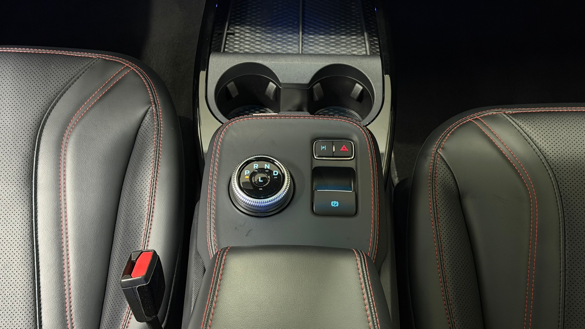 FORD Mustang MACH-E First Edition AWD 91 kWh-image-12