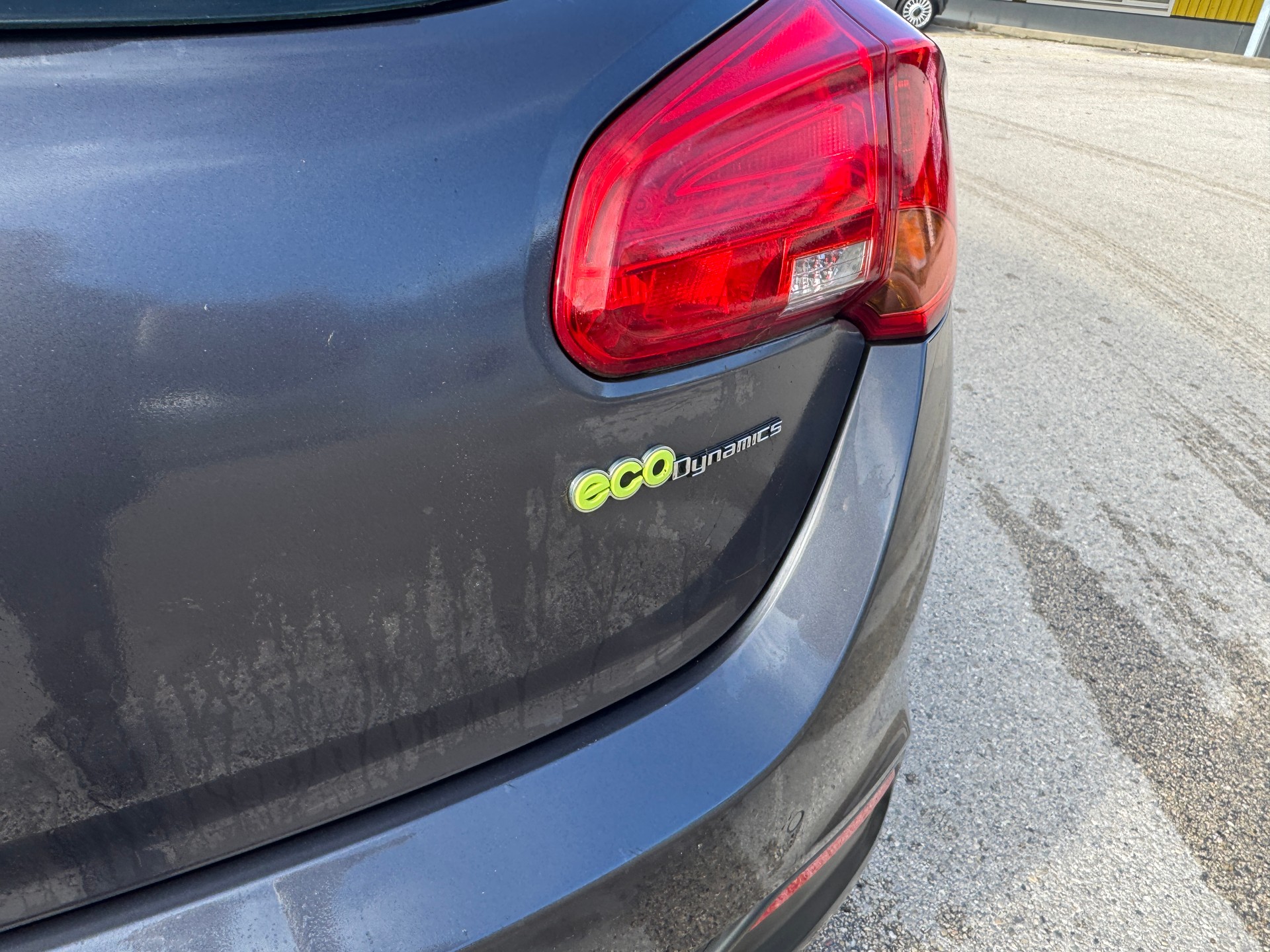 KIA Cee'd 1.6 CRDi Style-image-9